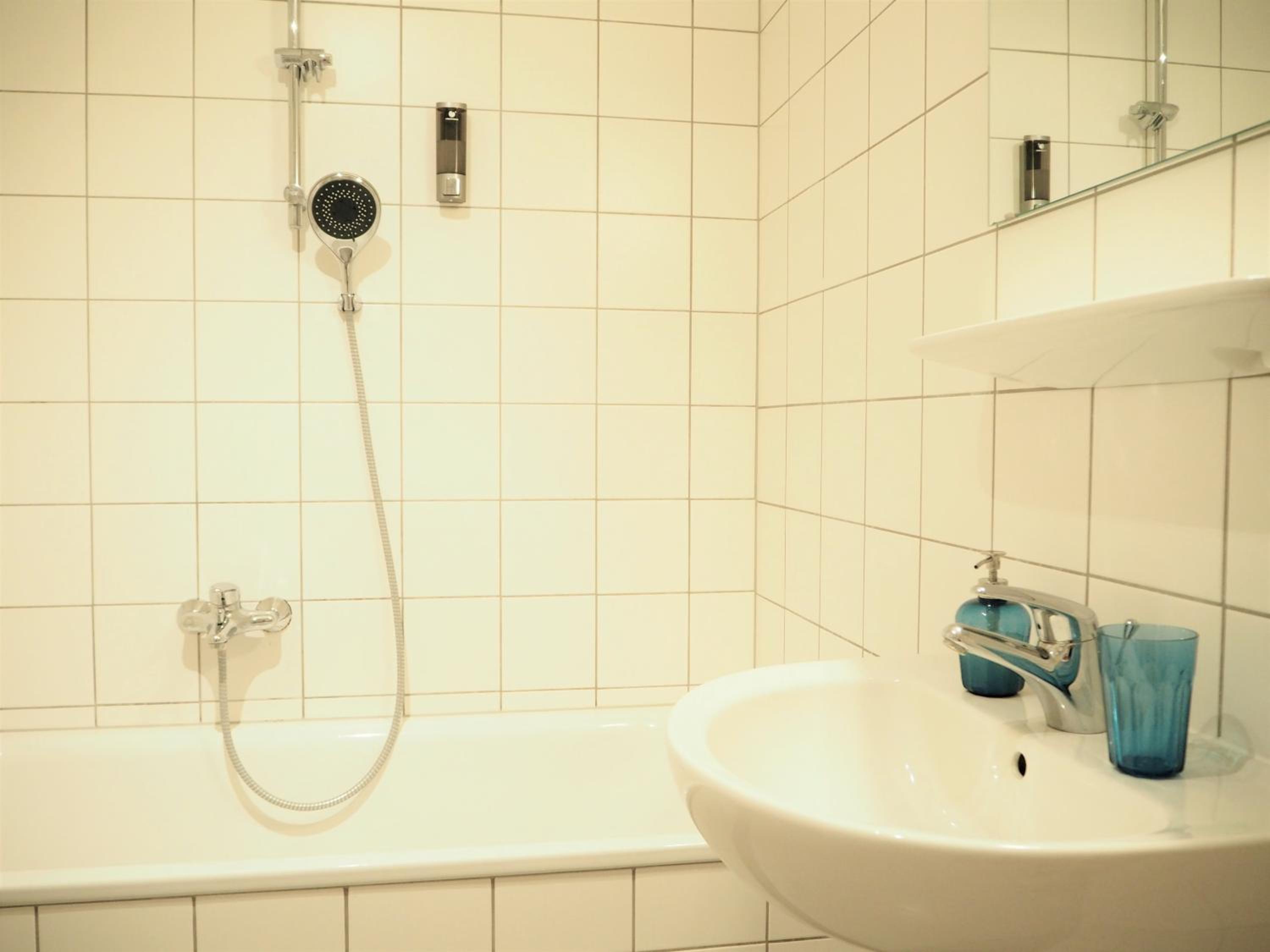 Studio Apartment - Photo 11