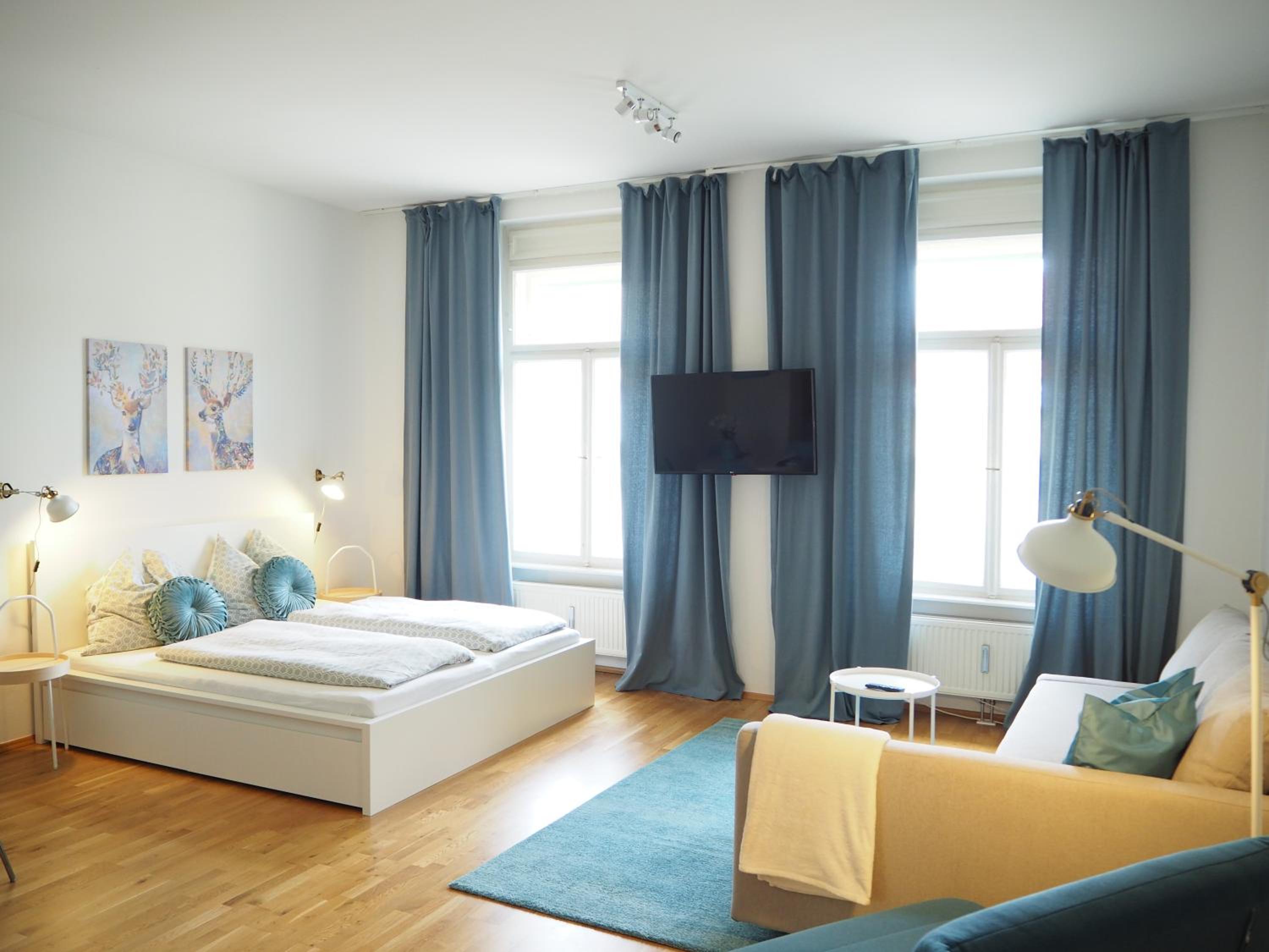 Studio Apartment - Photo 18