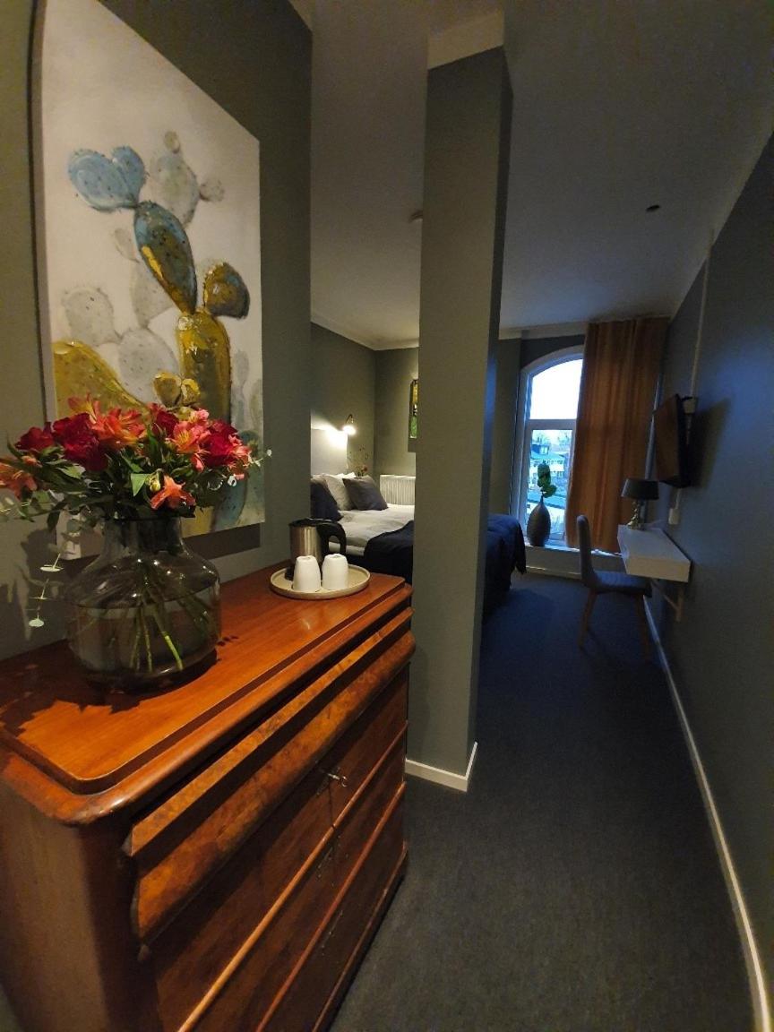 Double Room - Photo 7