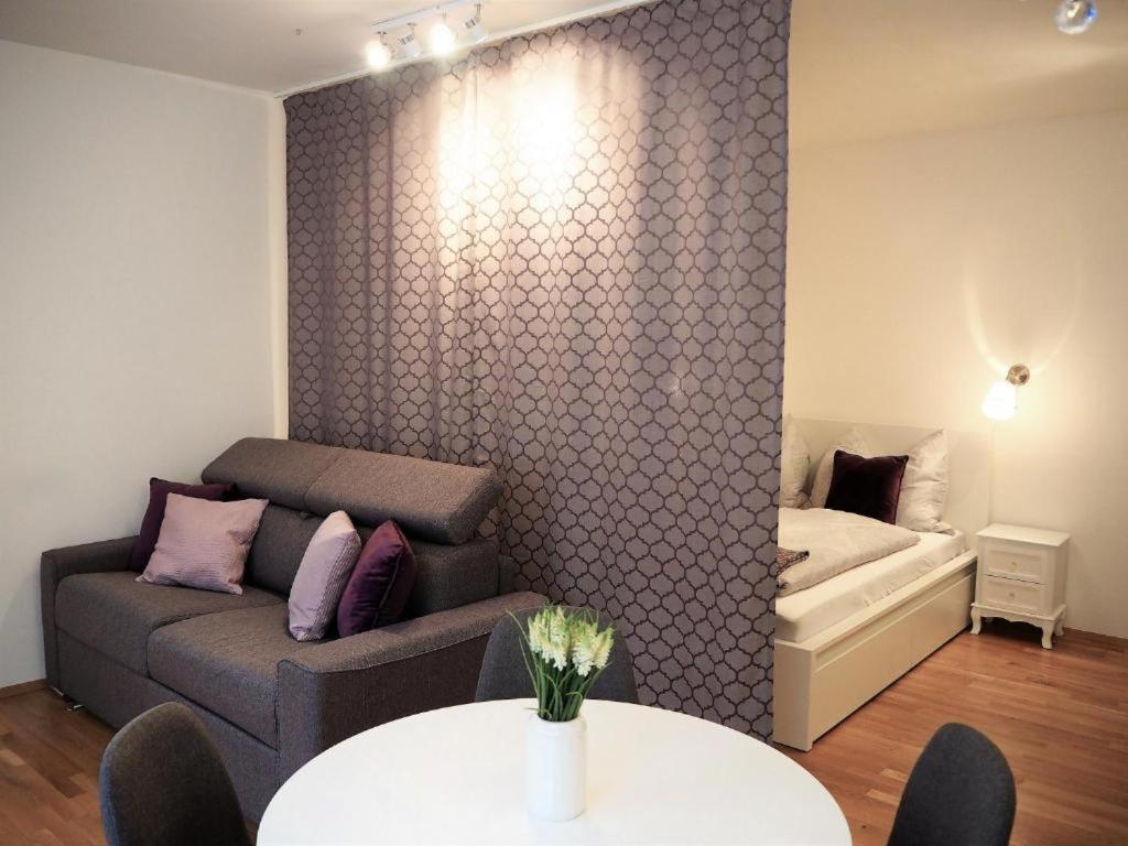 Apartment with Balcony - Photo 15