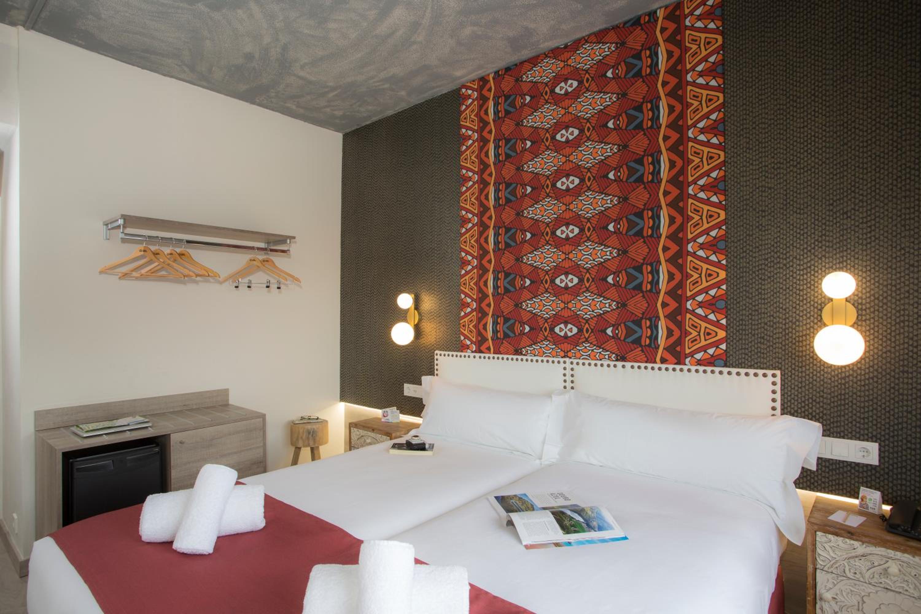 Twin Room - Photo 28