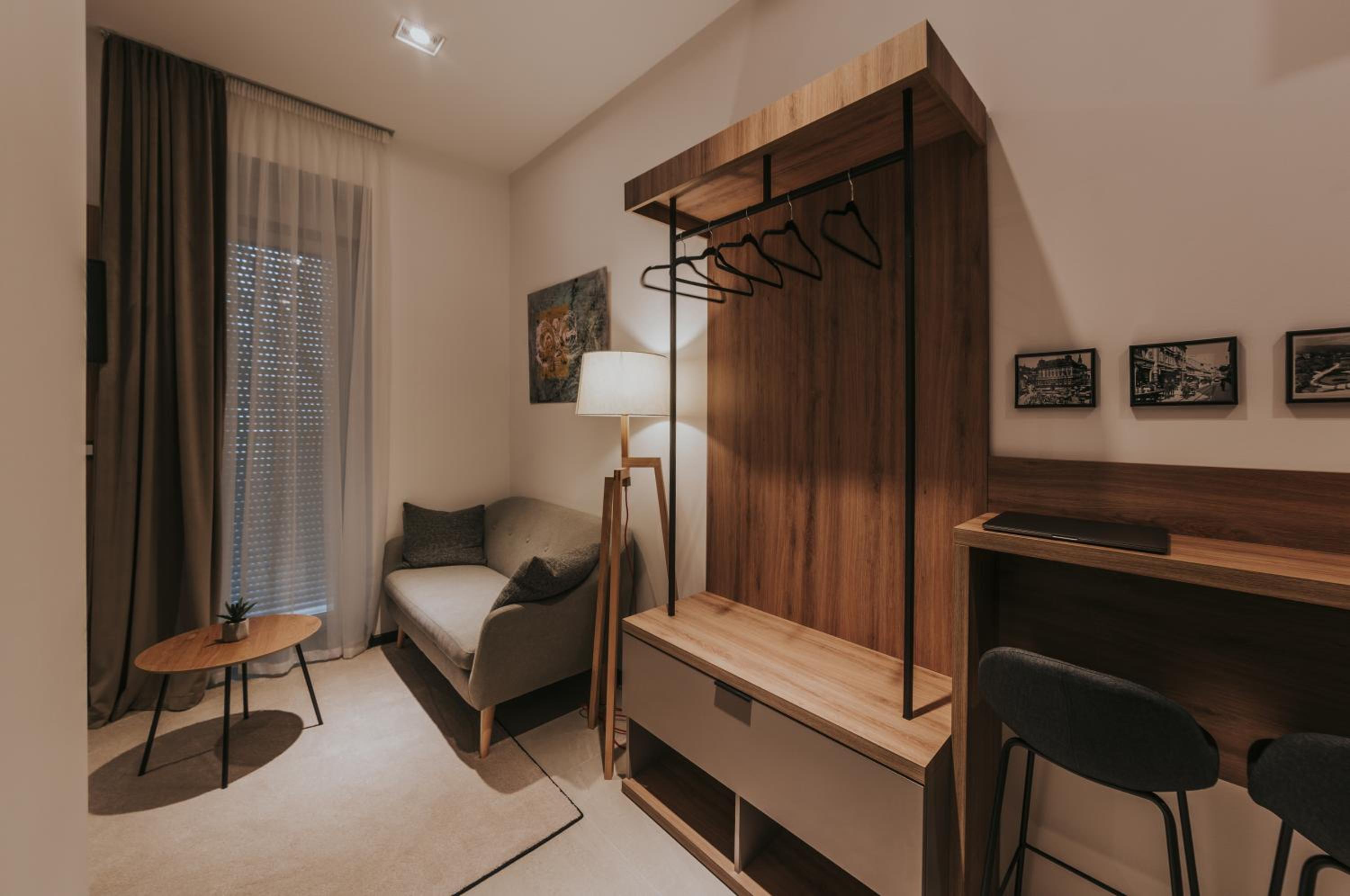 Studio Apartment - Photo 9