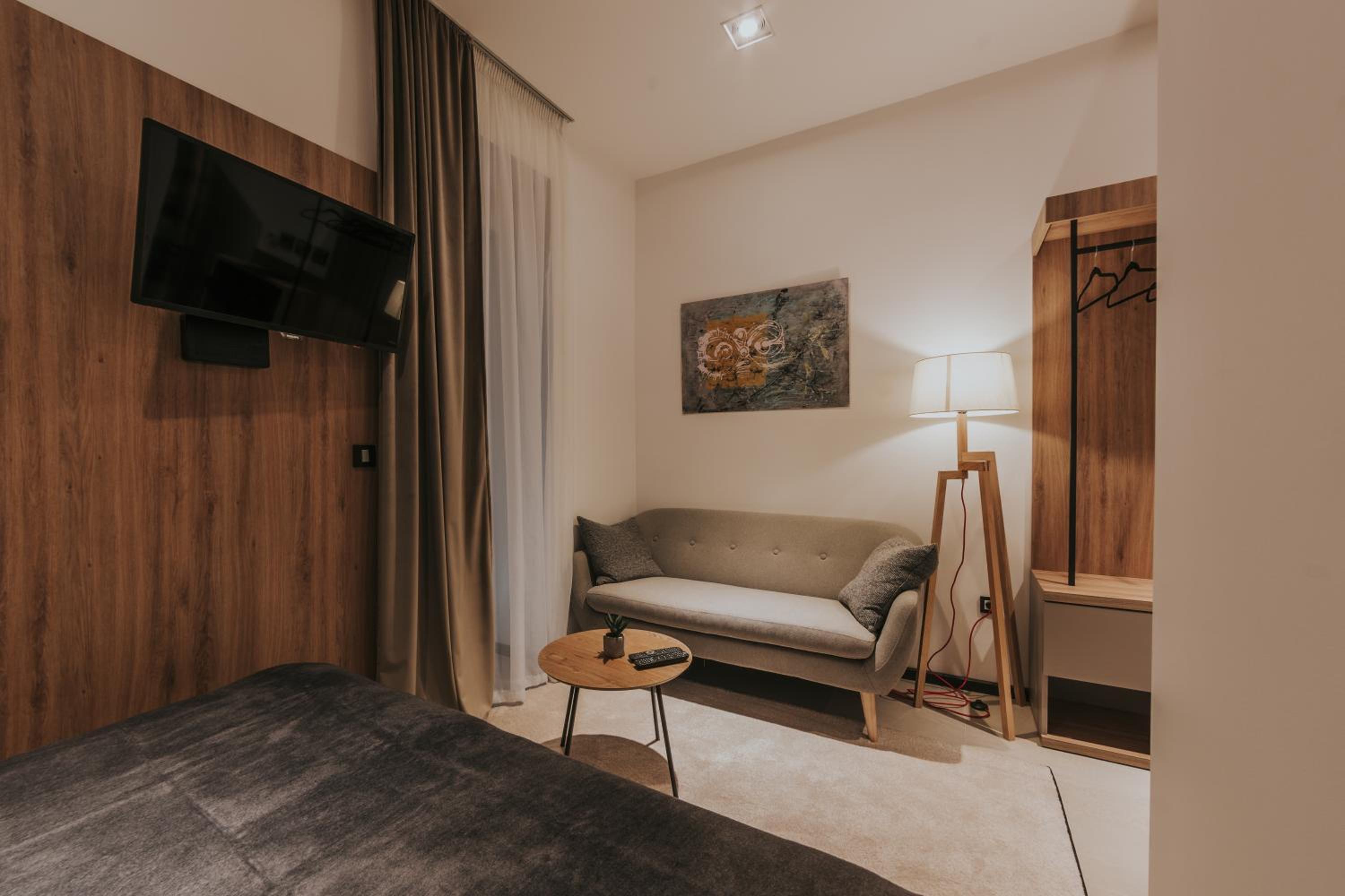 Studio Apartment - Photo 7