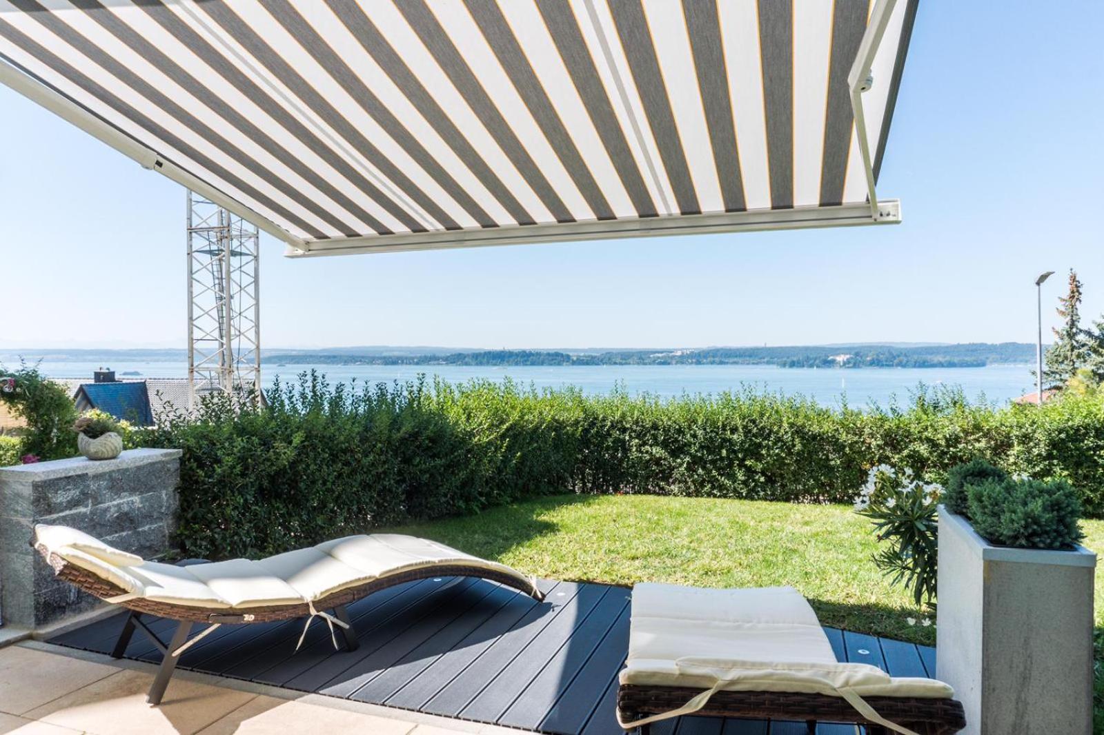 One-Bedroom Apartment with Lake View photo 3