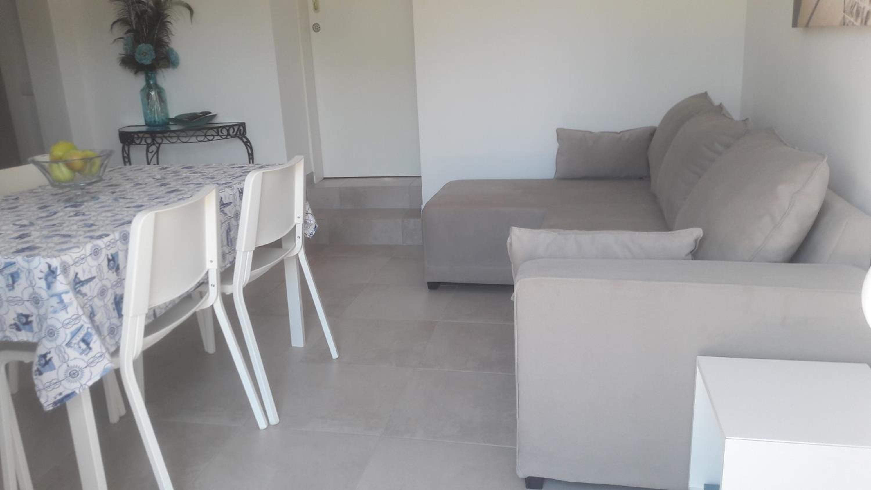One-Bedroom House photo 2