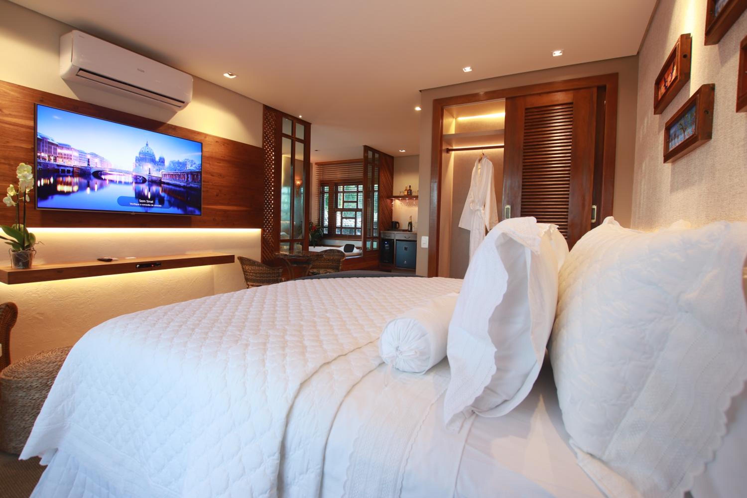 King Room with Spa Bath photo 3