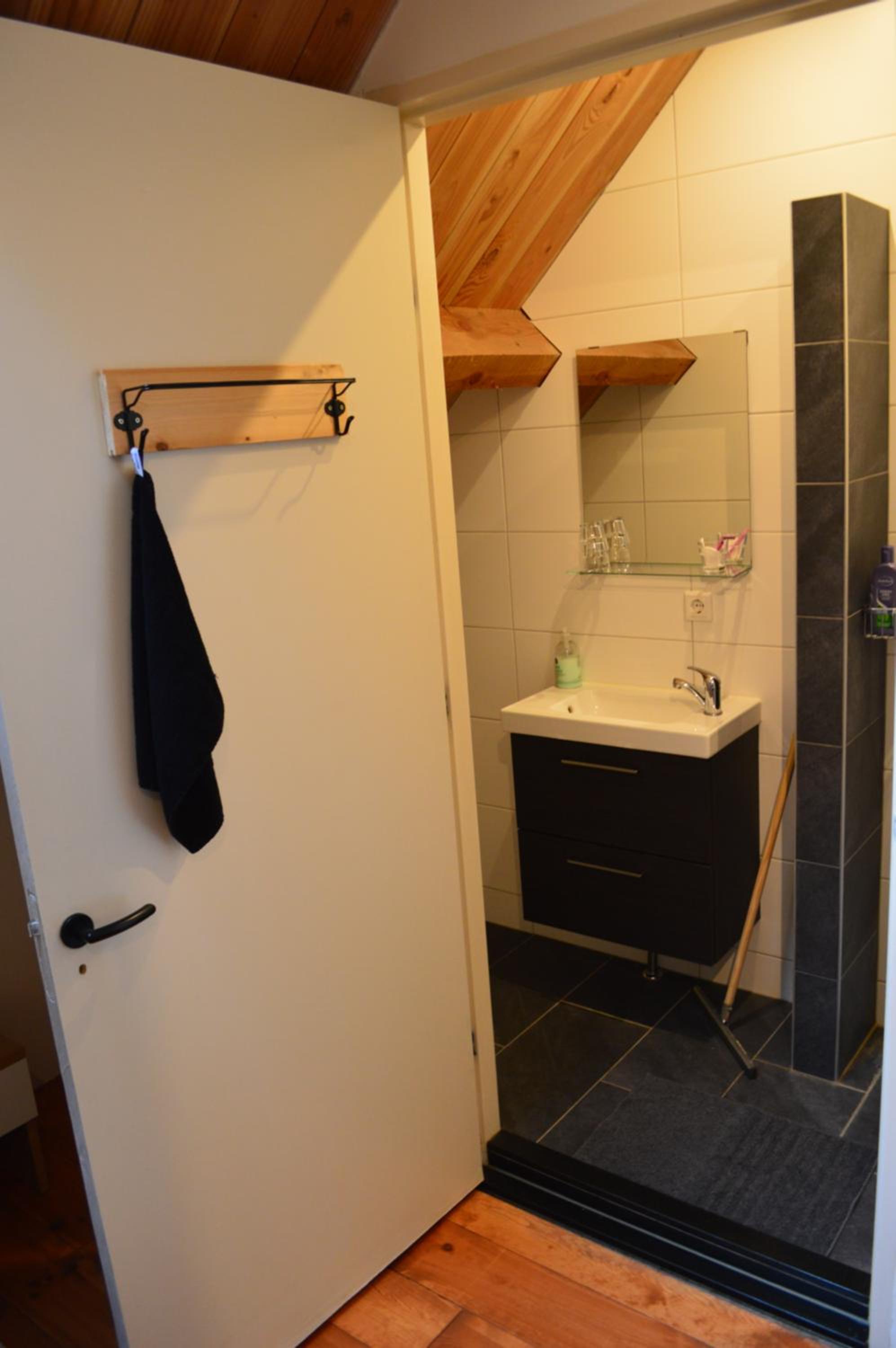 Double Room with Private Bathroom - Photo 3