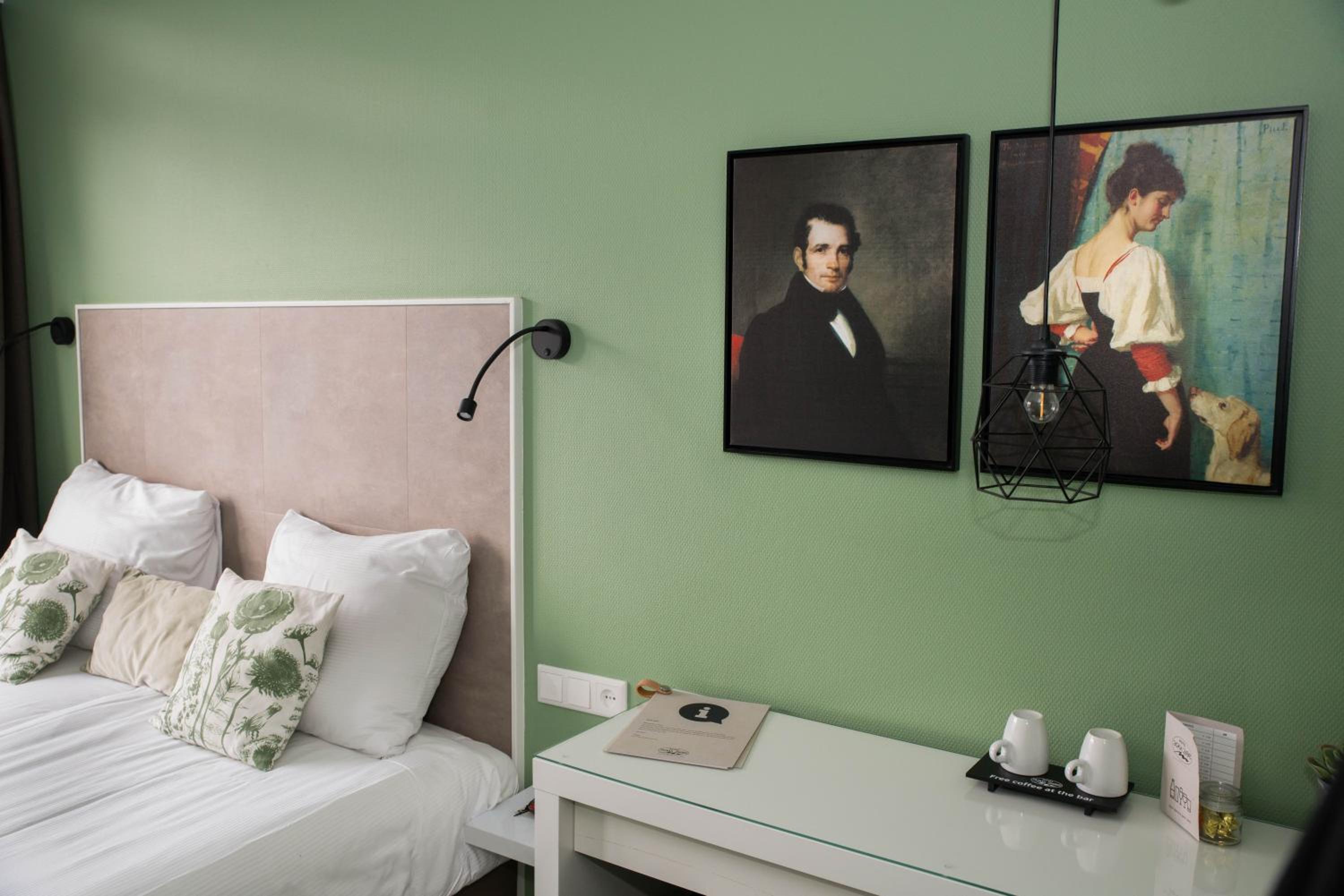 Small Double Room with Balcony Frontside