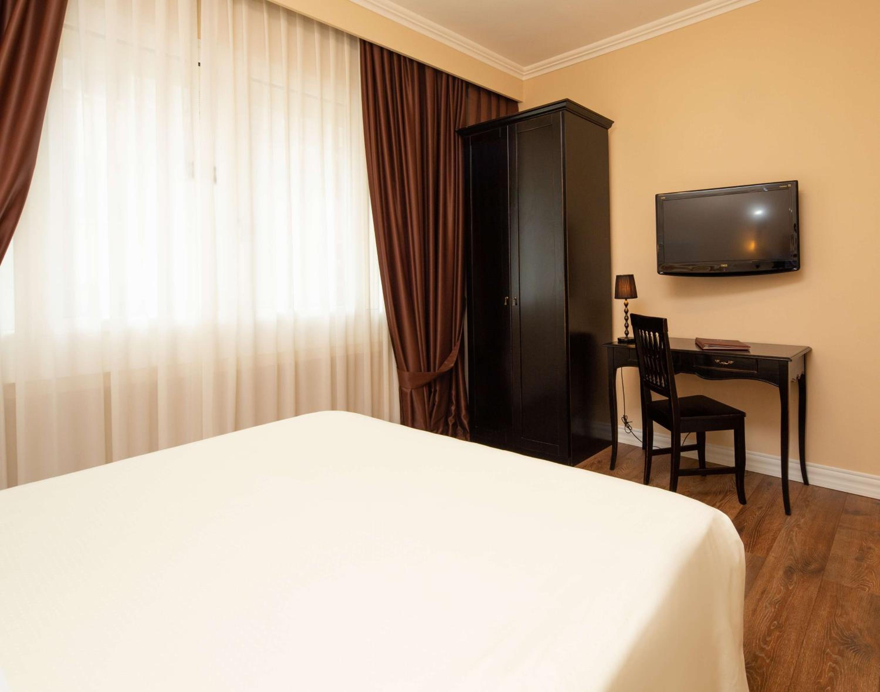 Classic Double Room - Photo 2