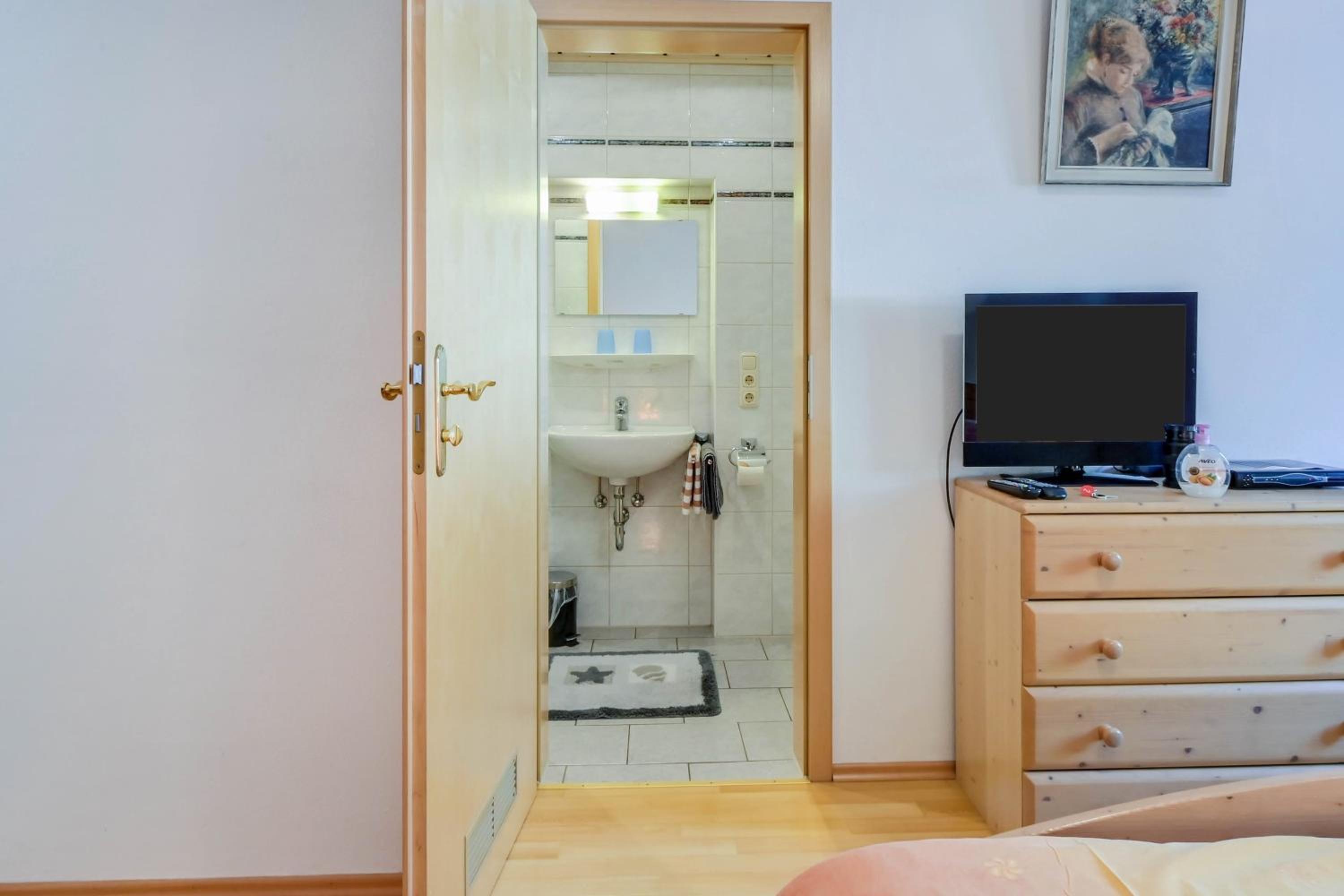 Two-Bedroom Deluxe Apartment with Balcony