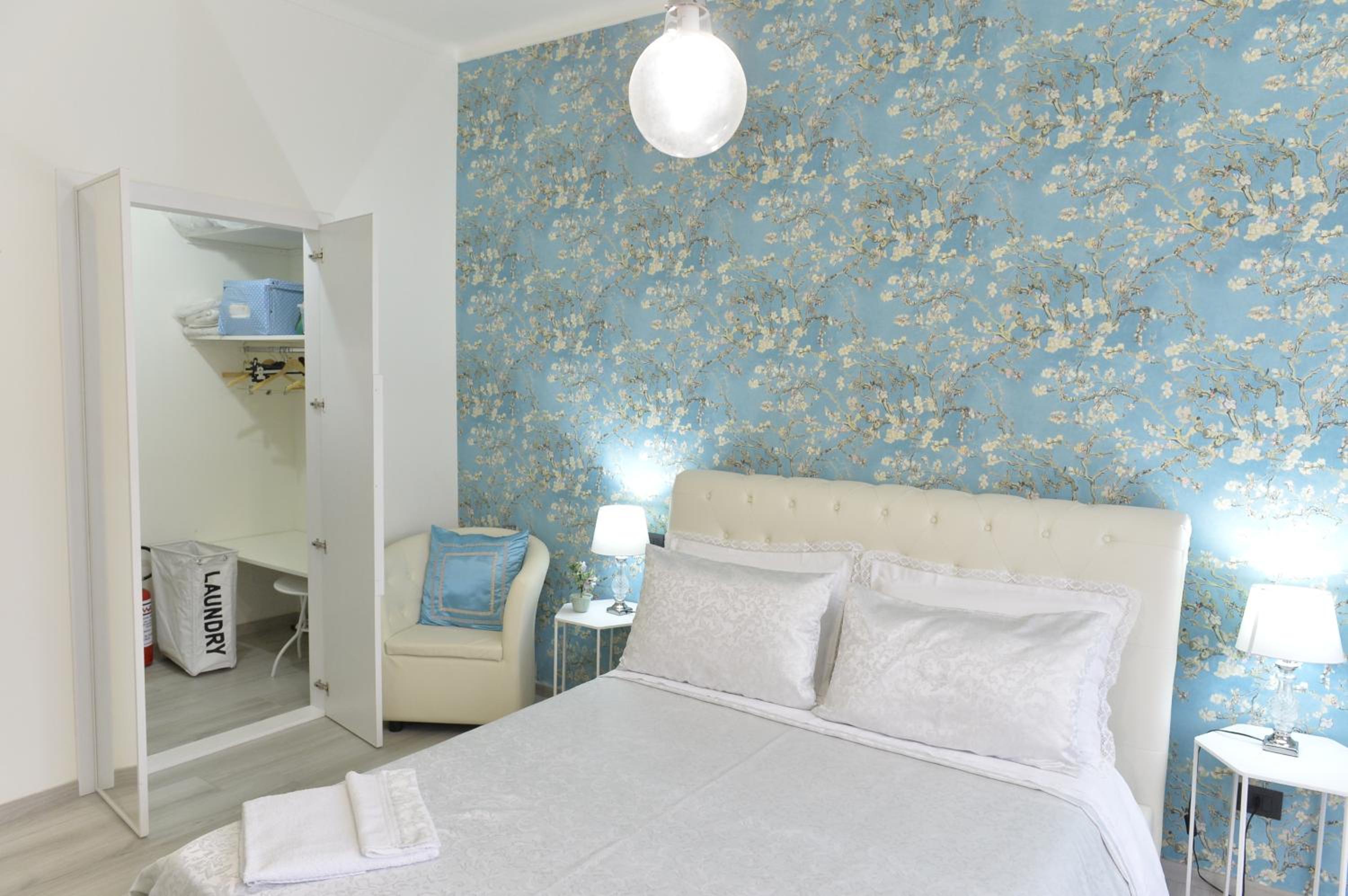 One-Bedroom Apartment - Photo 2