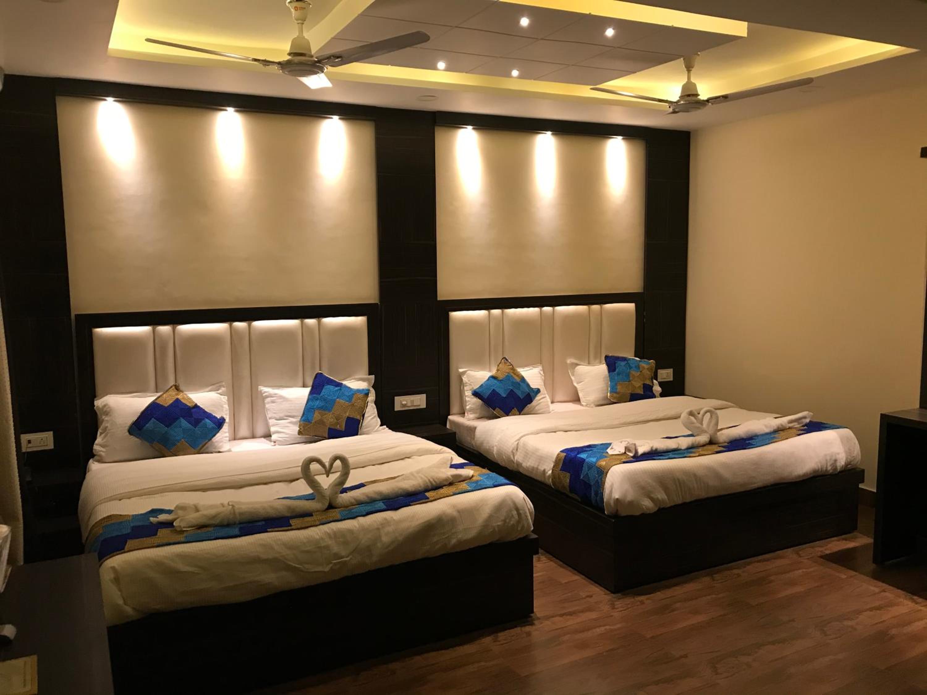 Deluxe Family Room - Photo 1