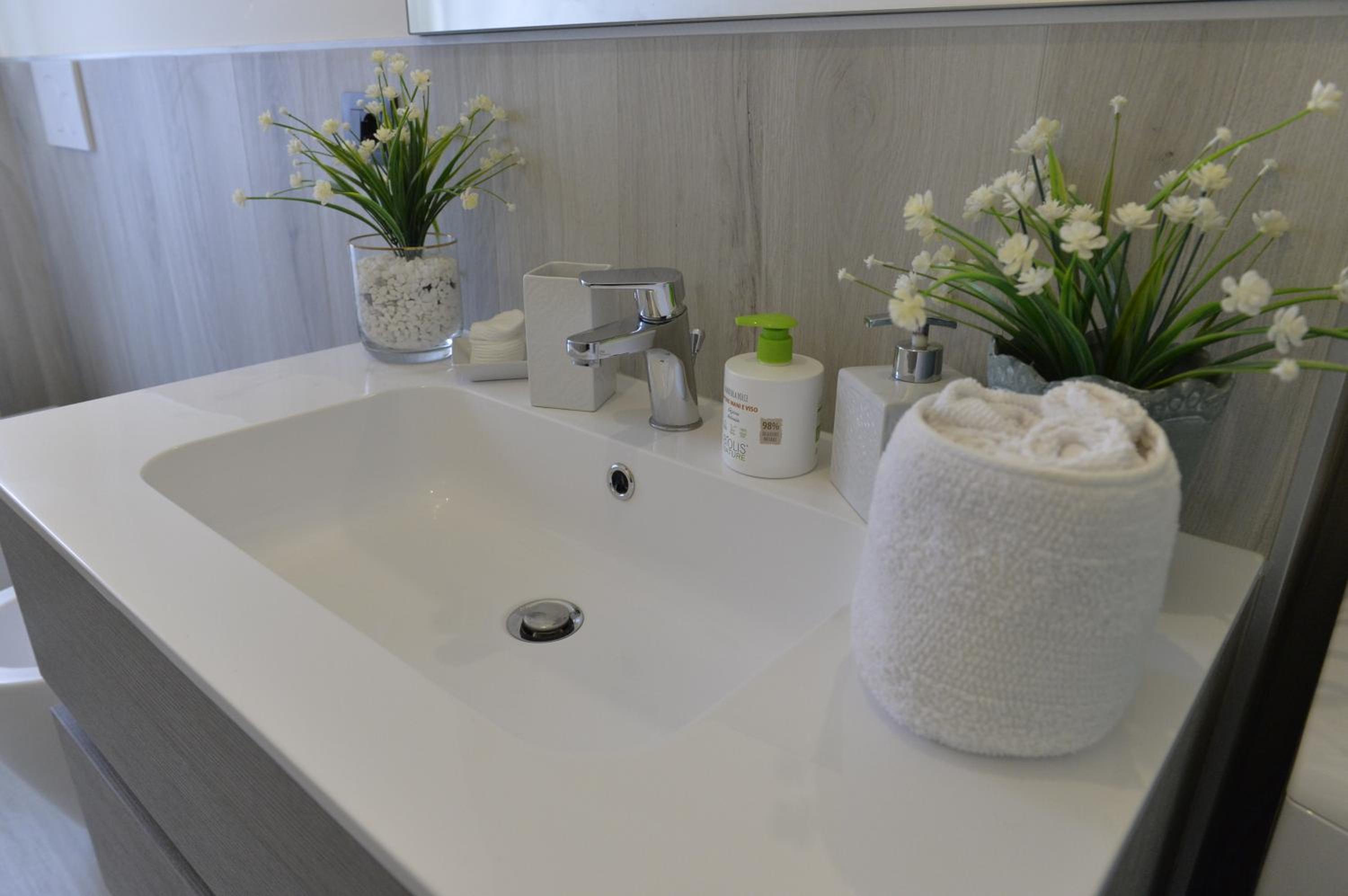 One-Bedroom Apartment - Photo 29
