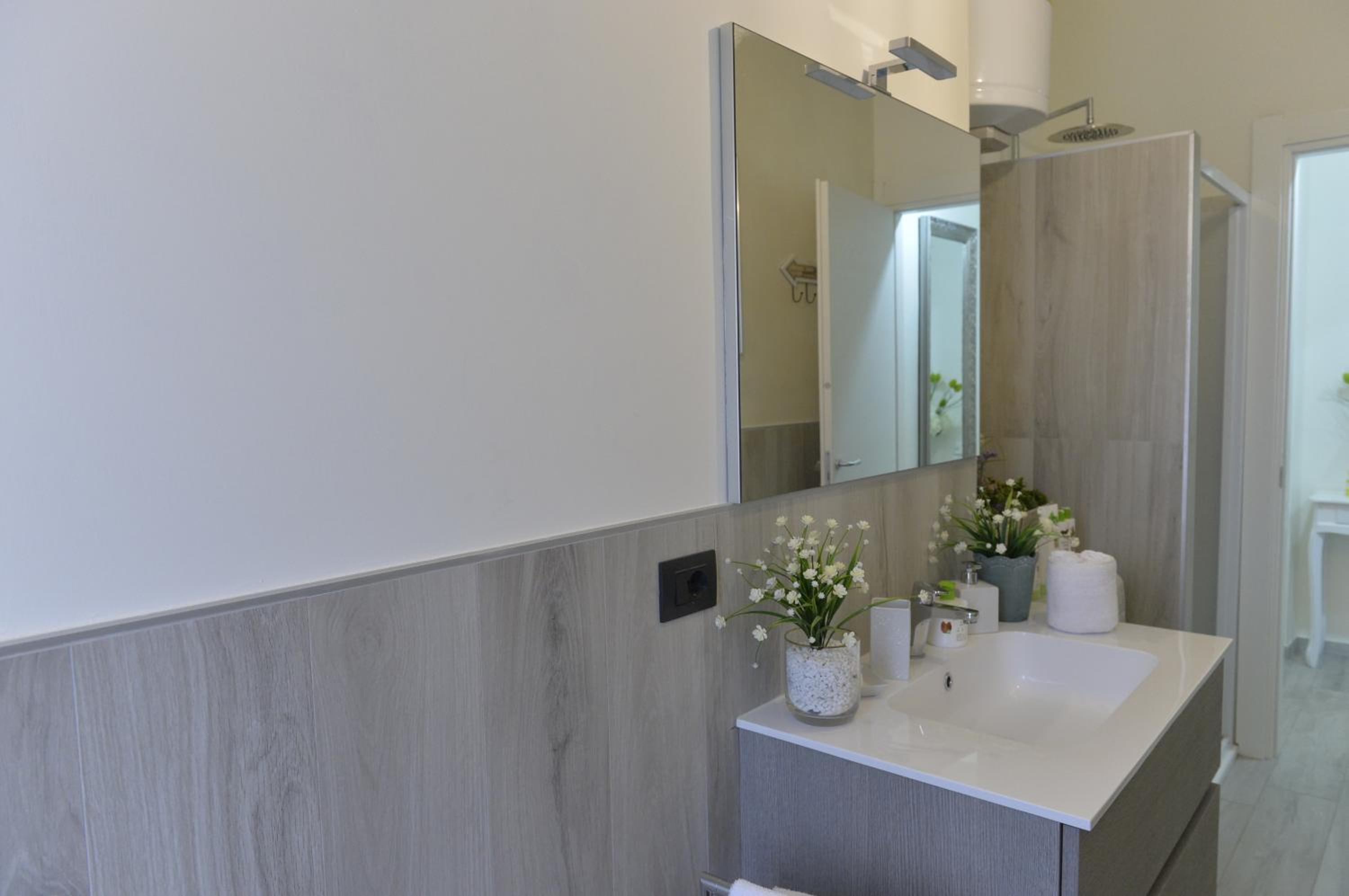 One-Bedroom Apartment - Photo 27