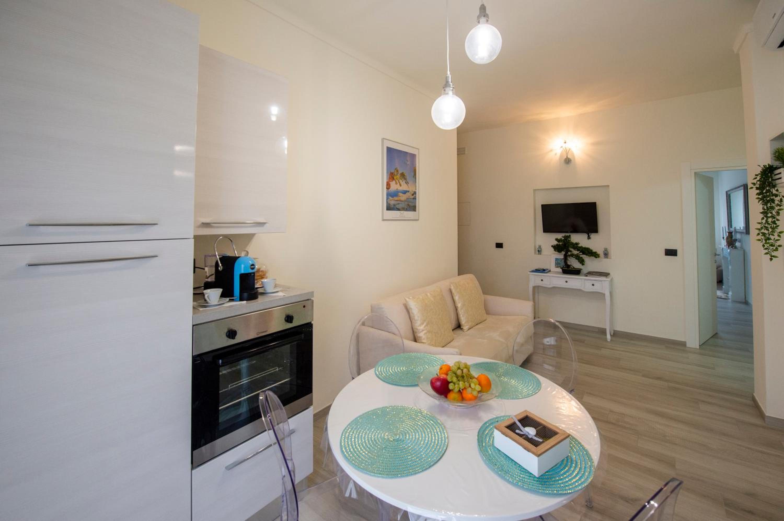 One-Bedroom Apartment - Photo 21