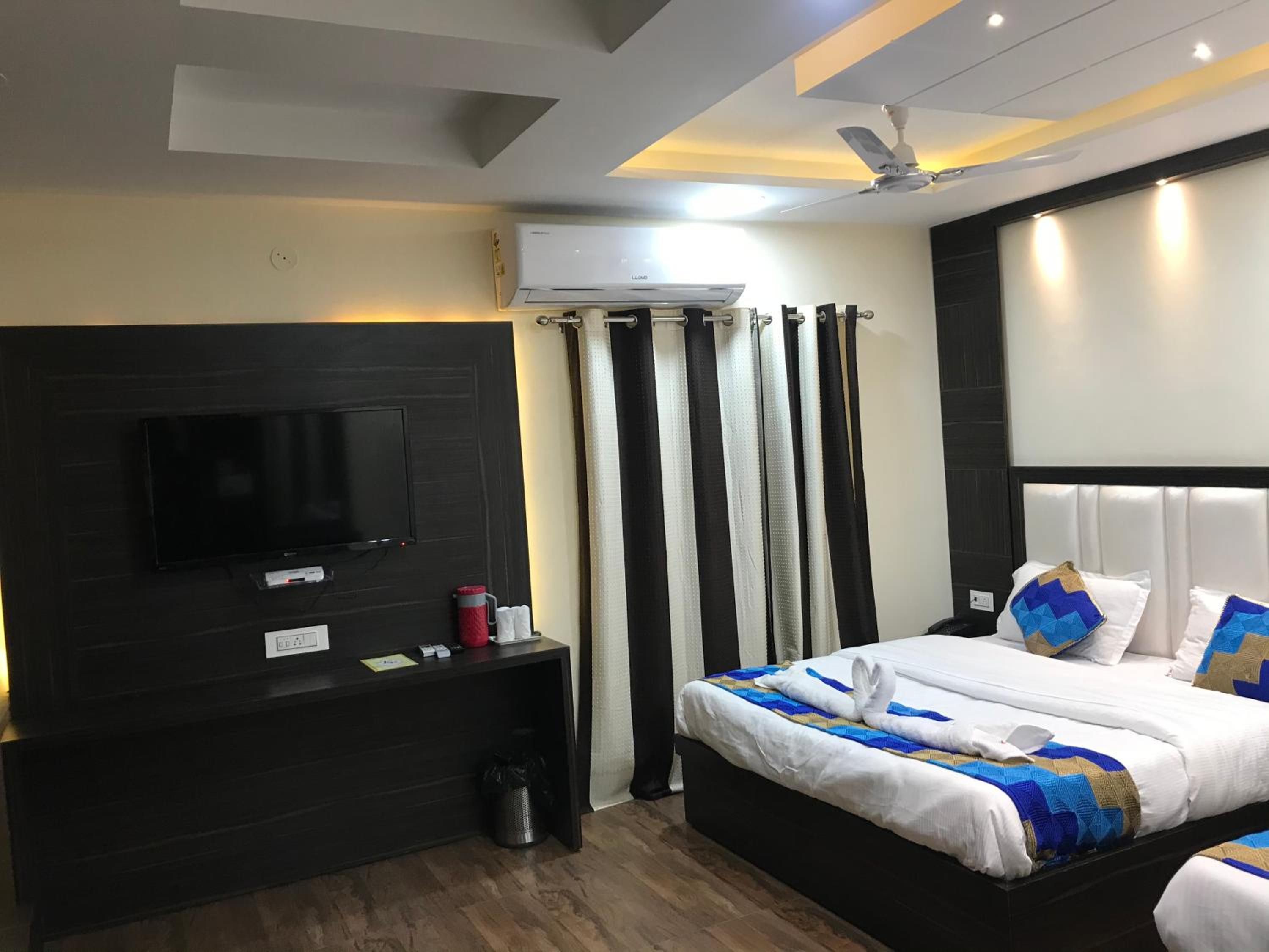 Deluxe Family Room - Photo 10