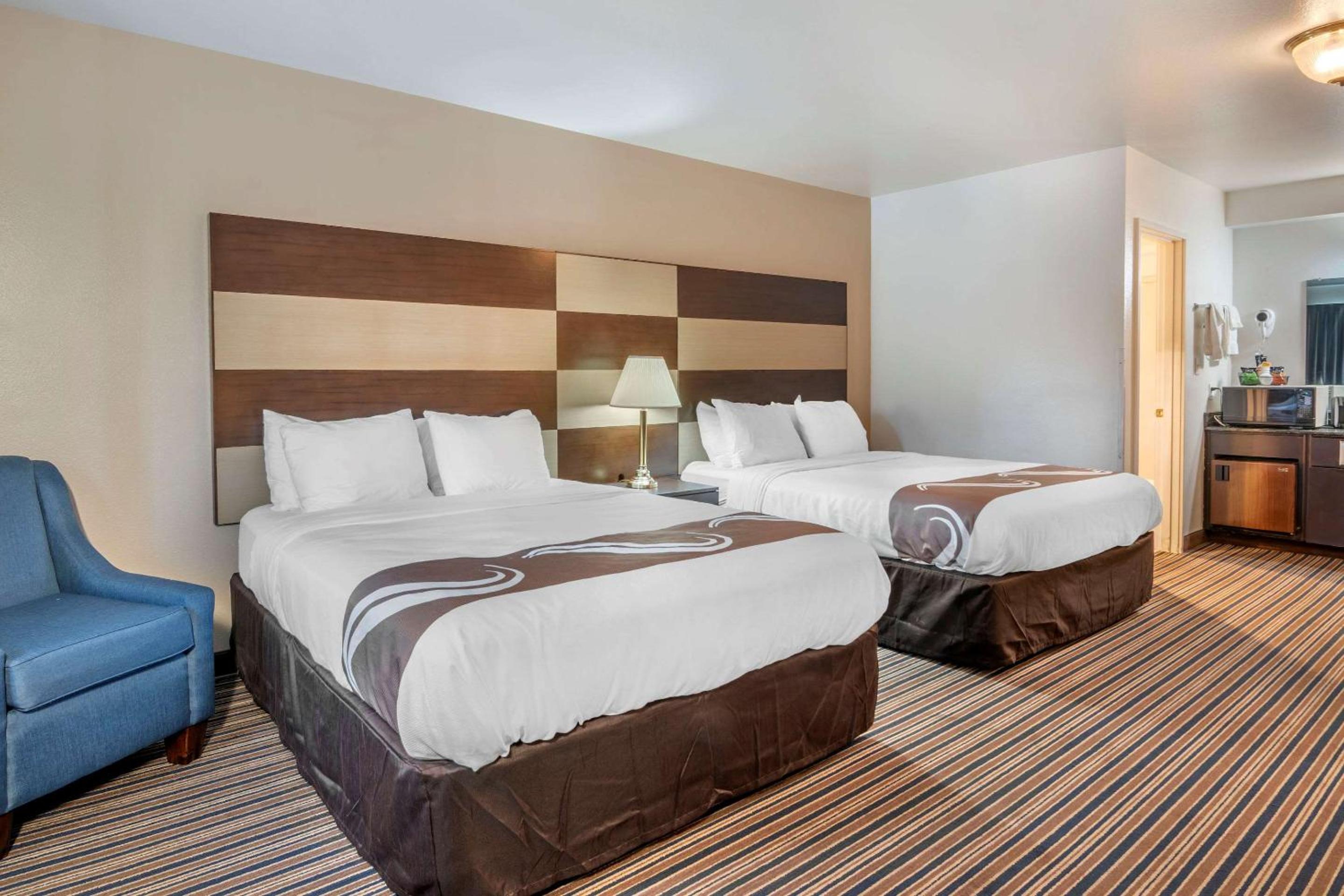 Queen Room with Two Queen Beds - Non-Smoking - Photo 1