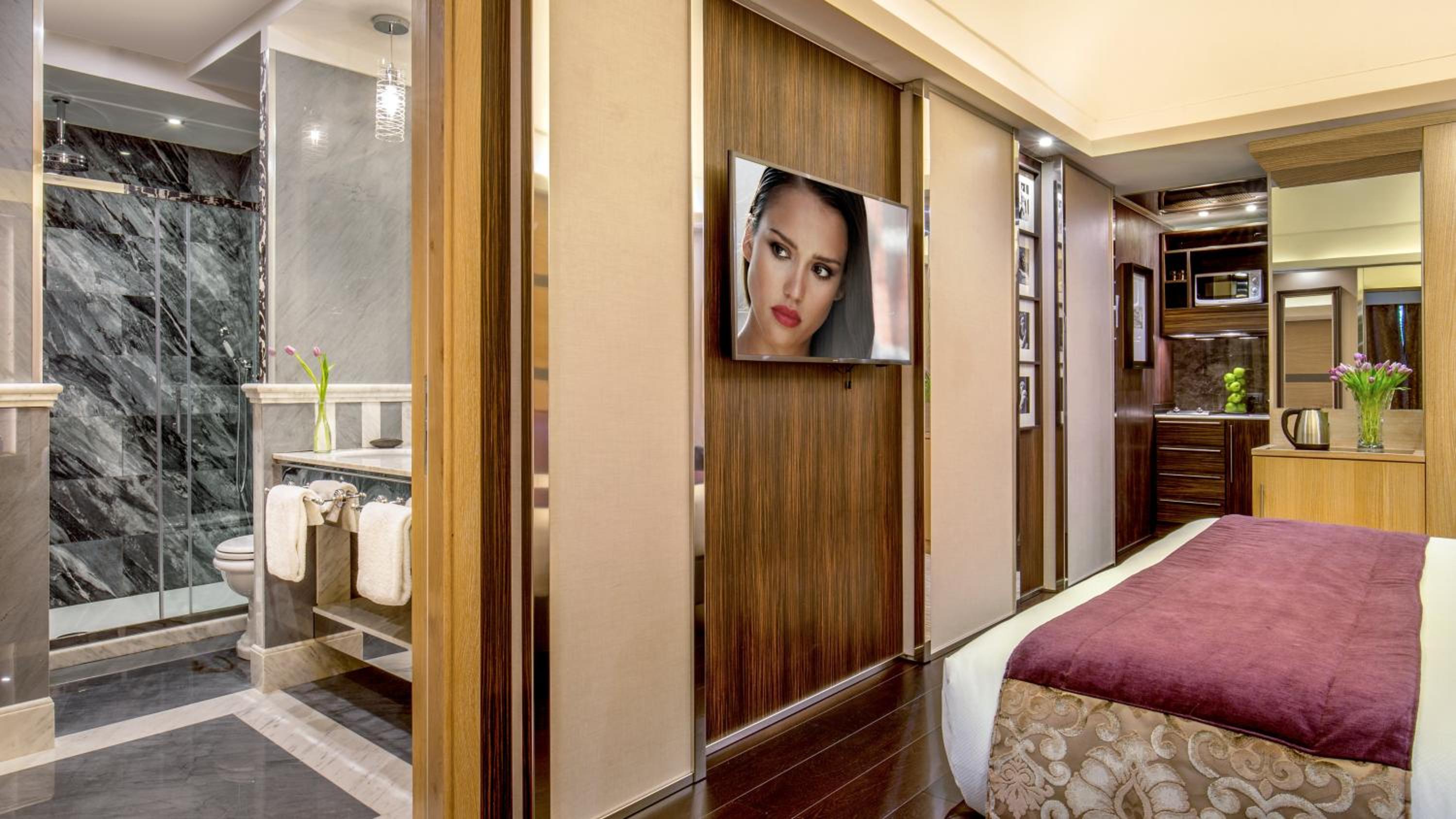 Senior Suite