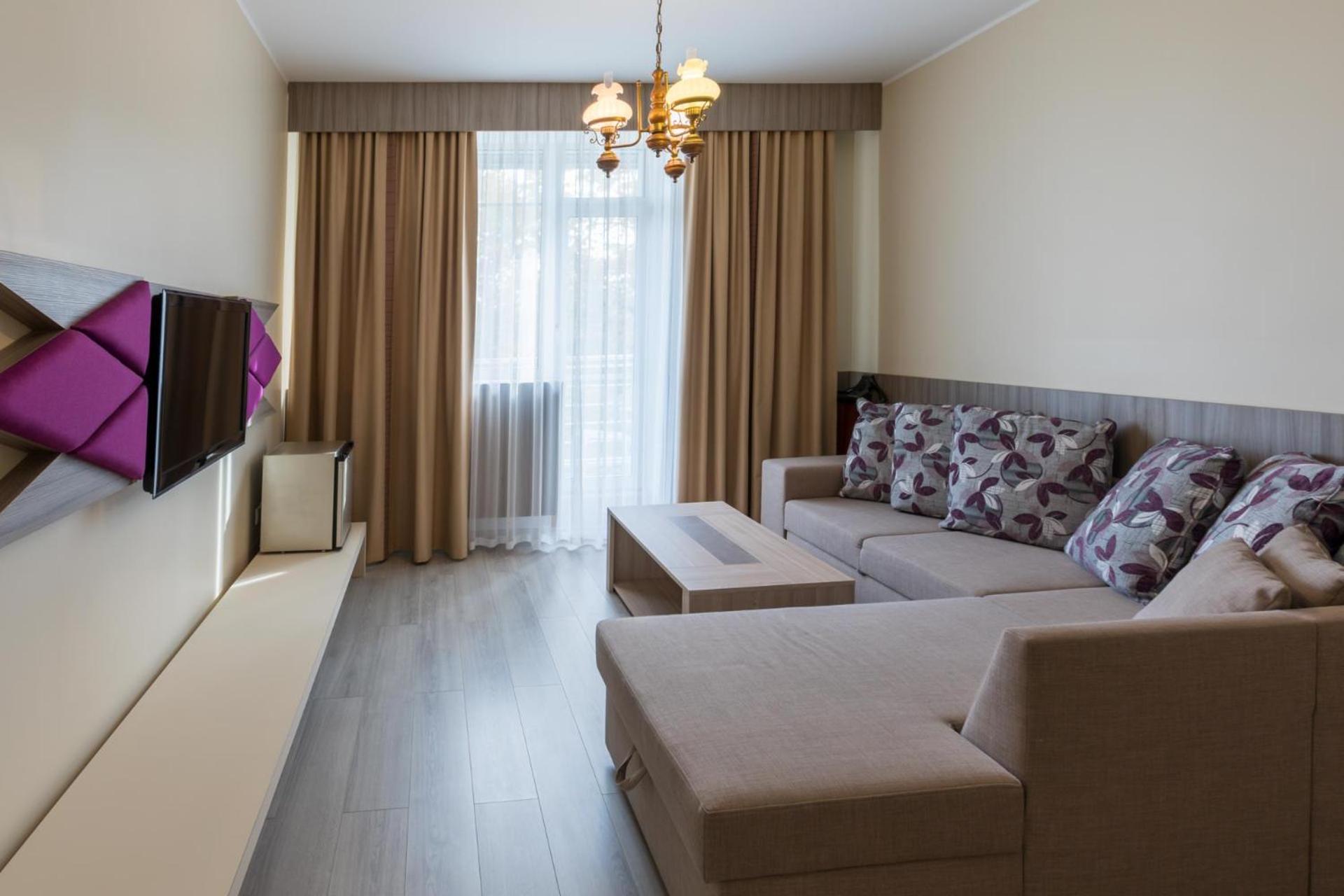 Standard Suite - Photo 11