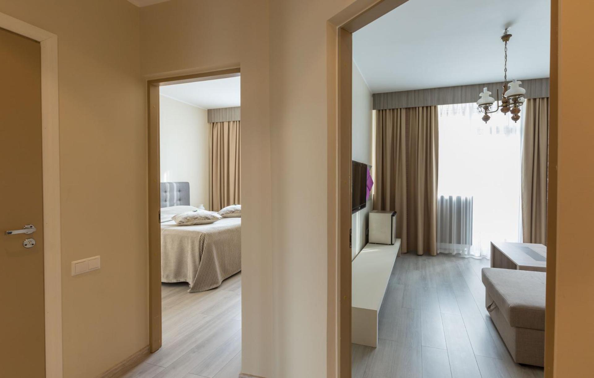Standard Suite - Photo 14