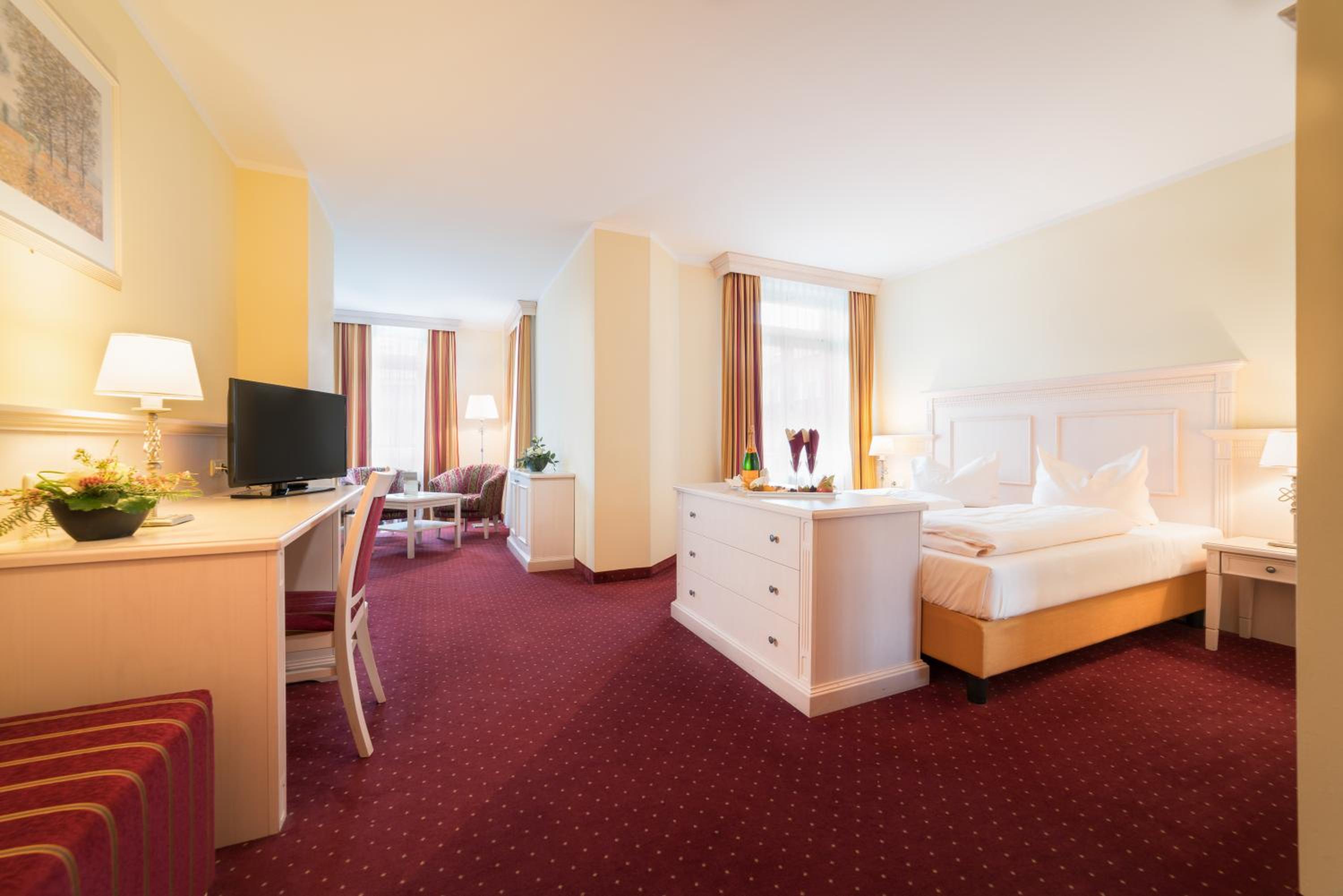 Junior Suite - Photo 11