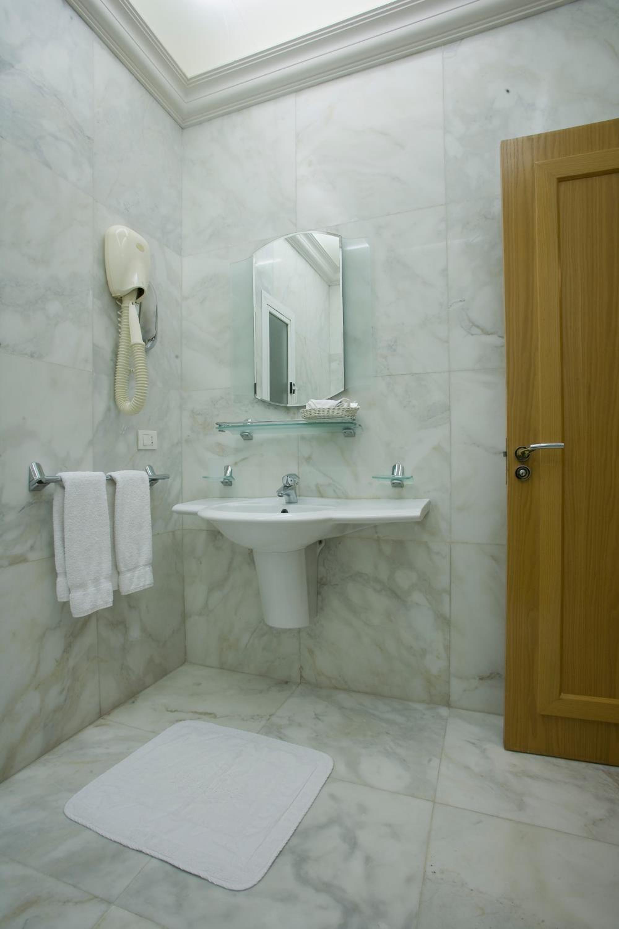 Three-Bedroom Suite photo 2