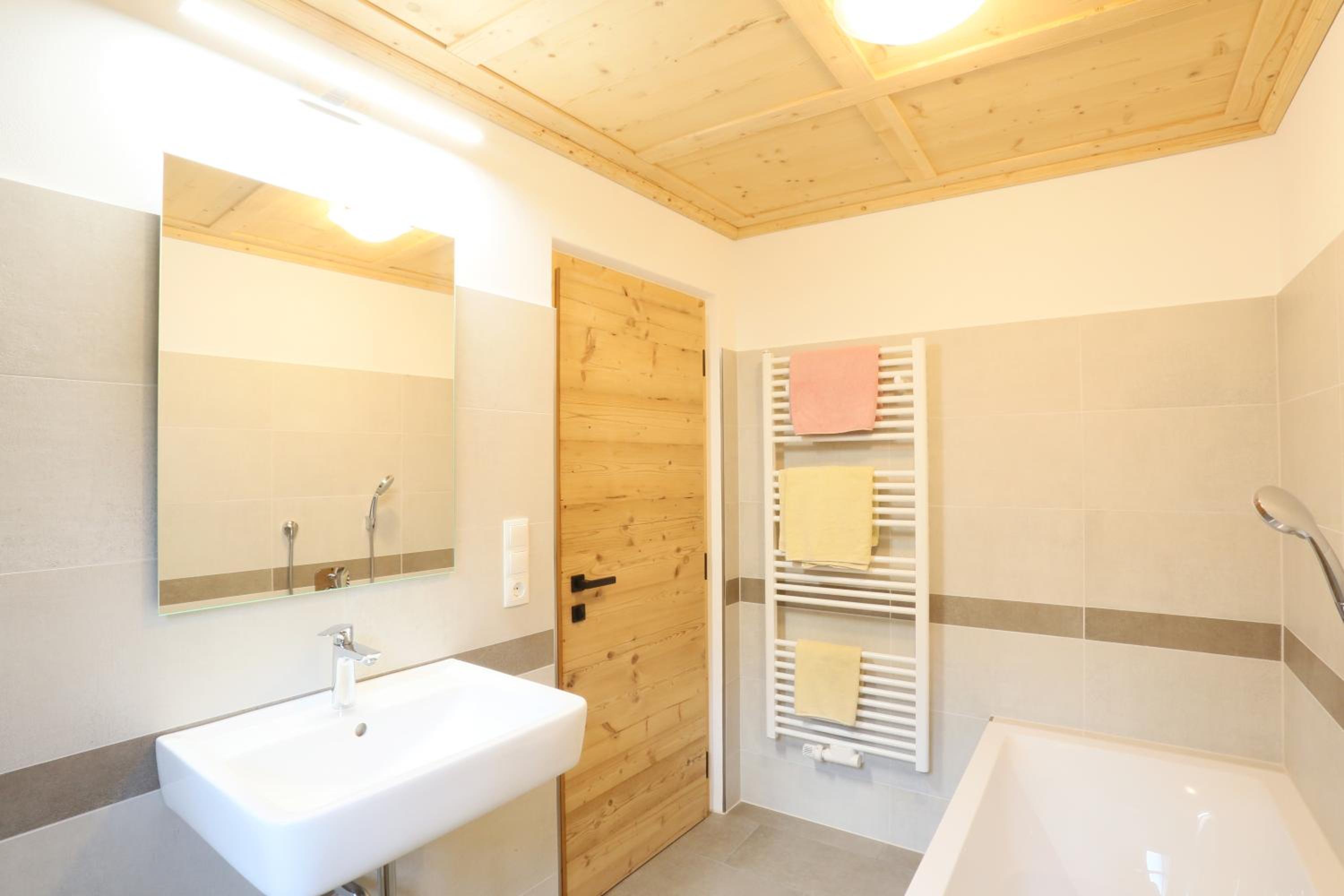 Double Room with Mountain View - Photo 2