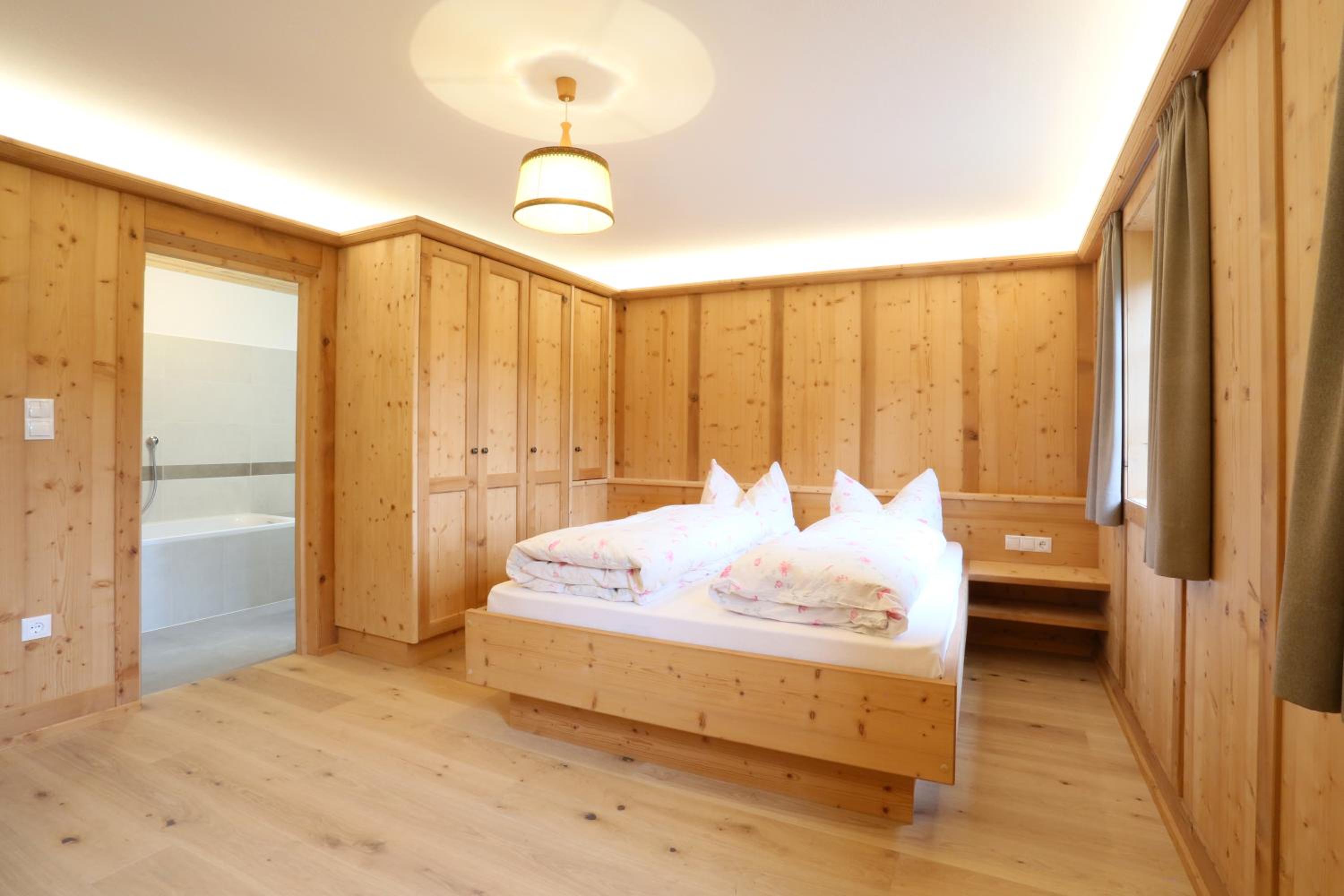 Double Room with Mountain View - Photo 4