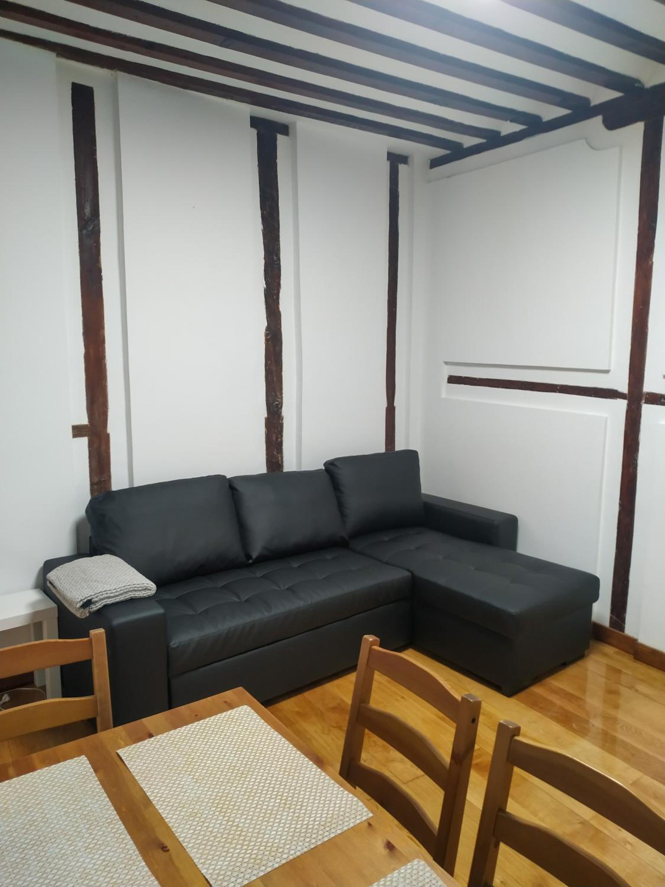 One-Bedroom Apartment - Photo 5