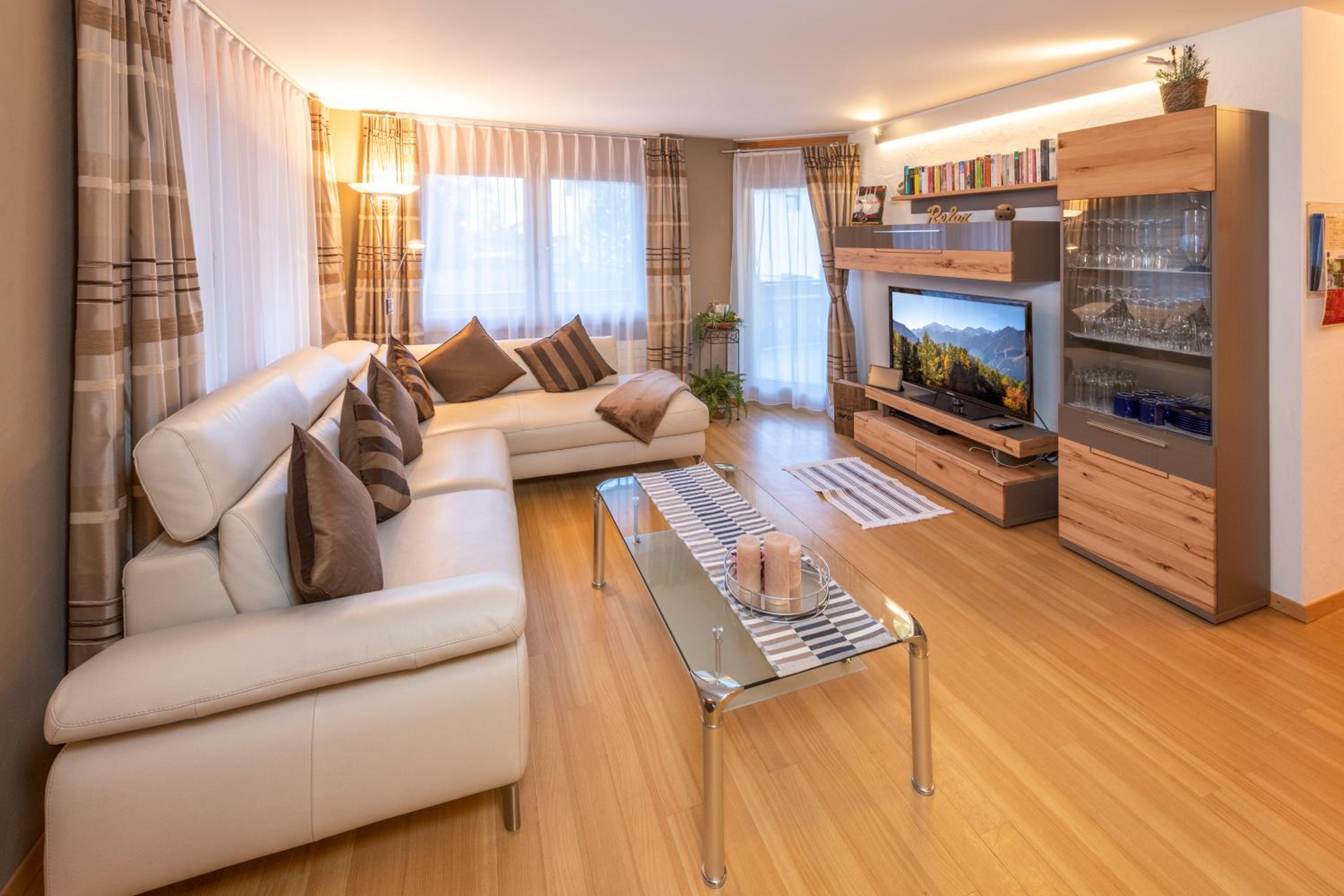 Three-Bedroom Apartment With Balcony photo 1