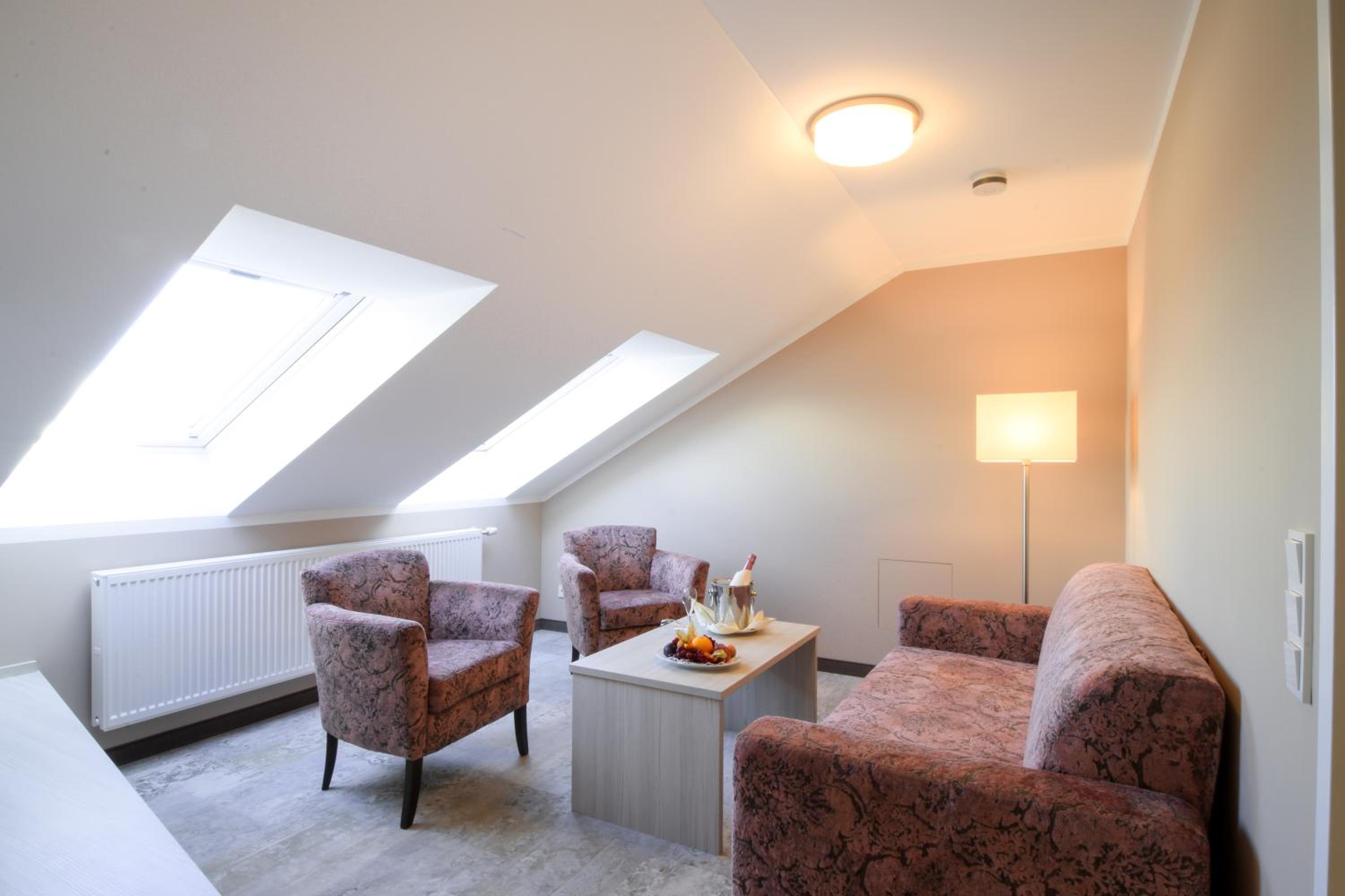 Suite with Balcony - Photo 7