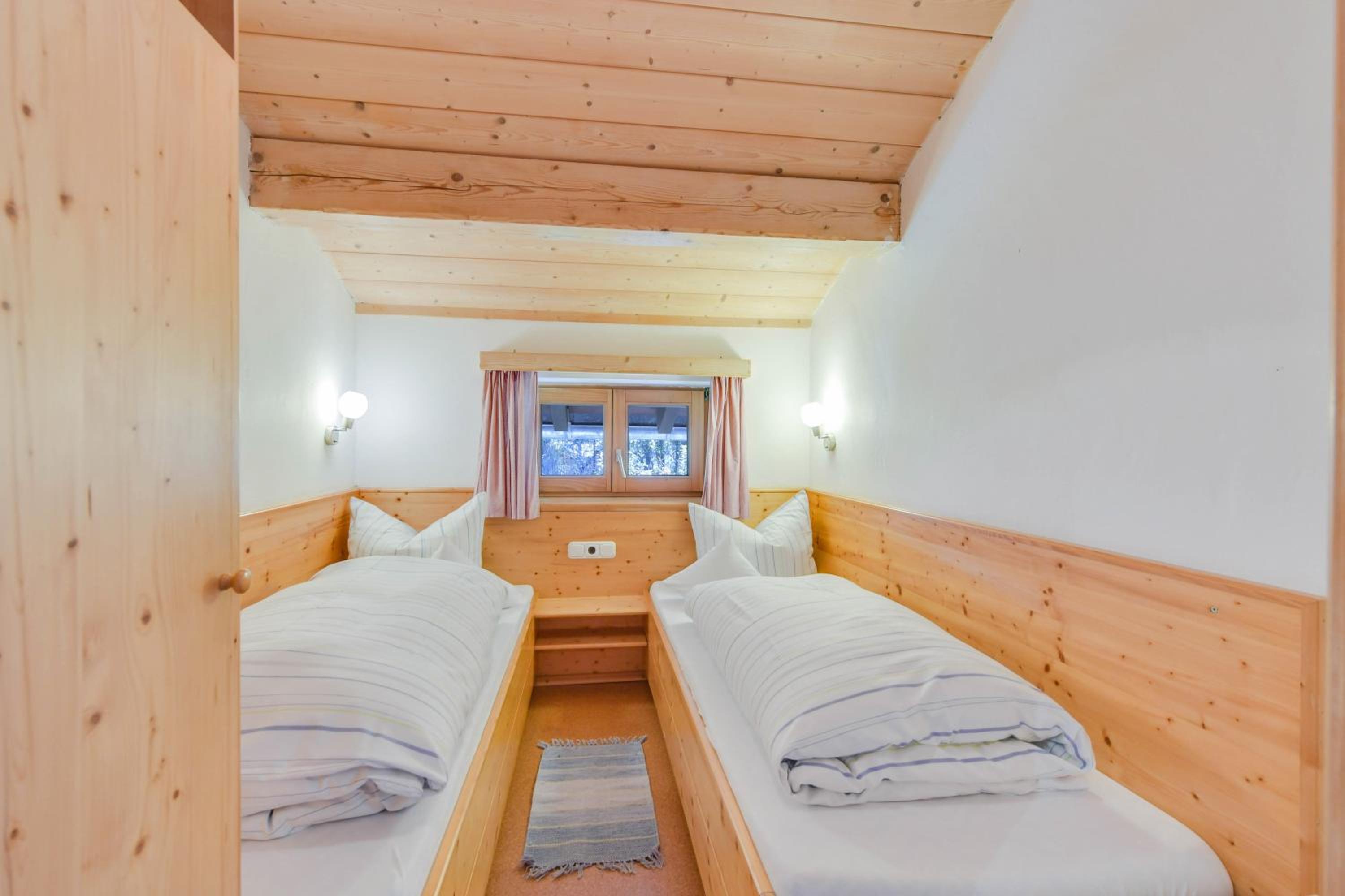 Two-Bedroom Deluxe Apartment with Balcony photo 2