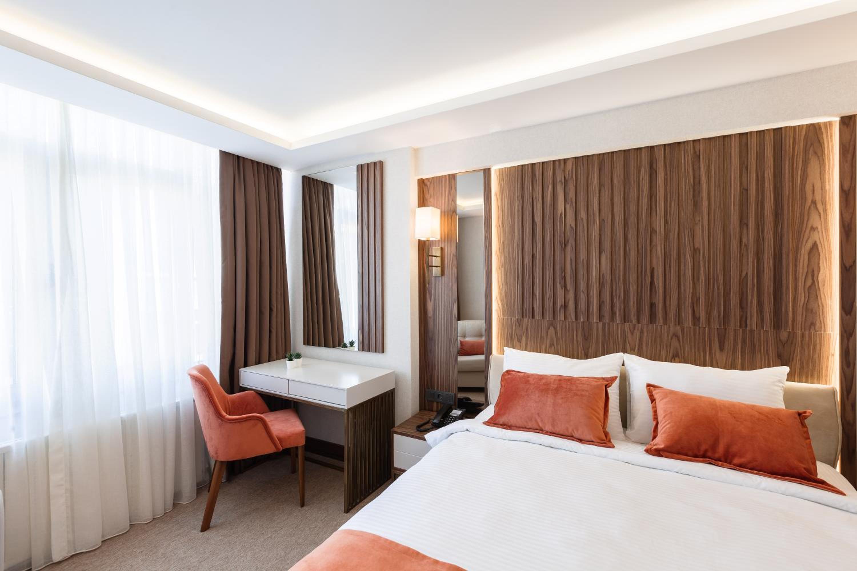 Deluxe Triple Room photo 3