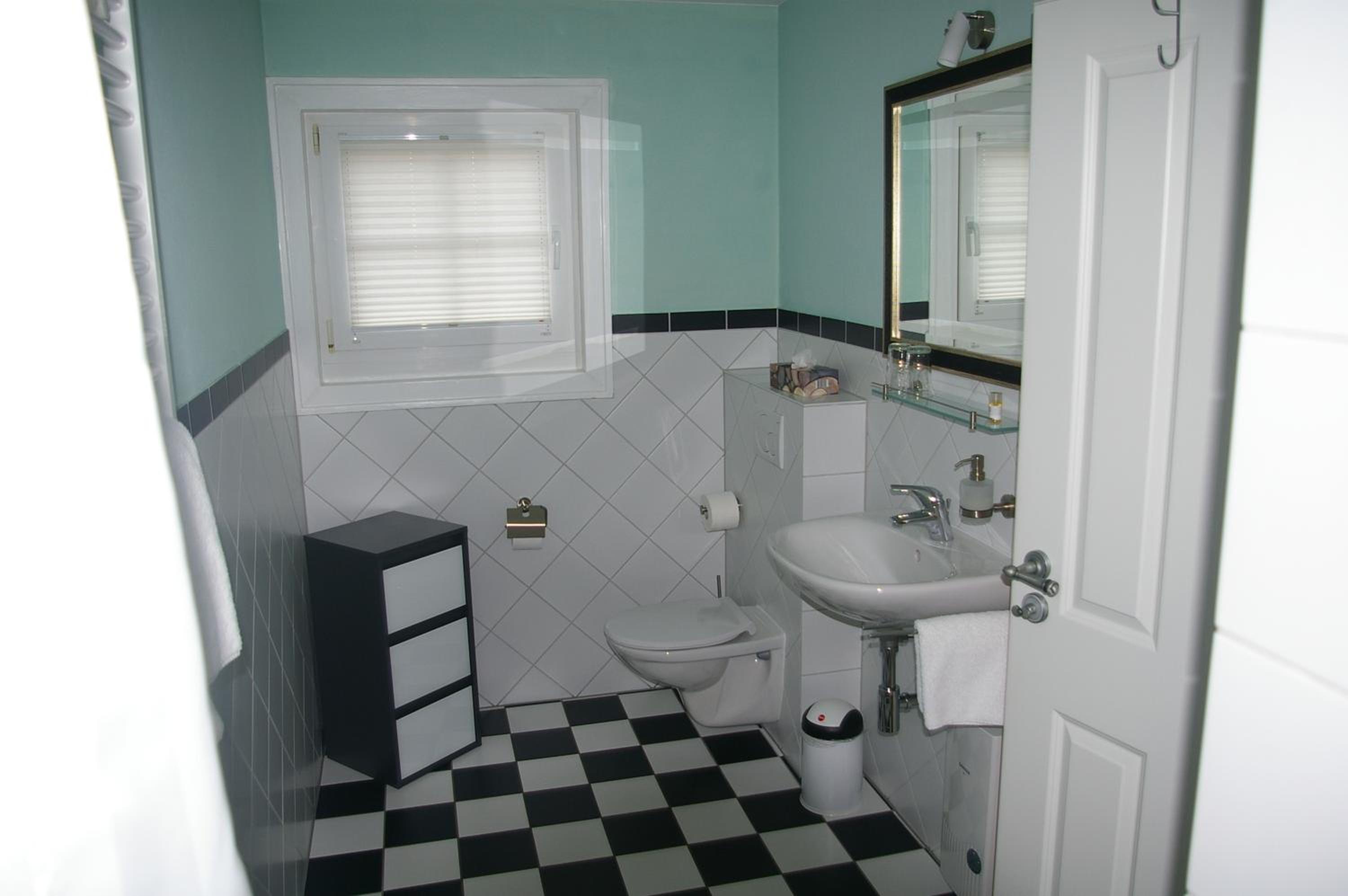 Standard Double Room - Photo 5