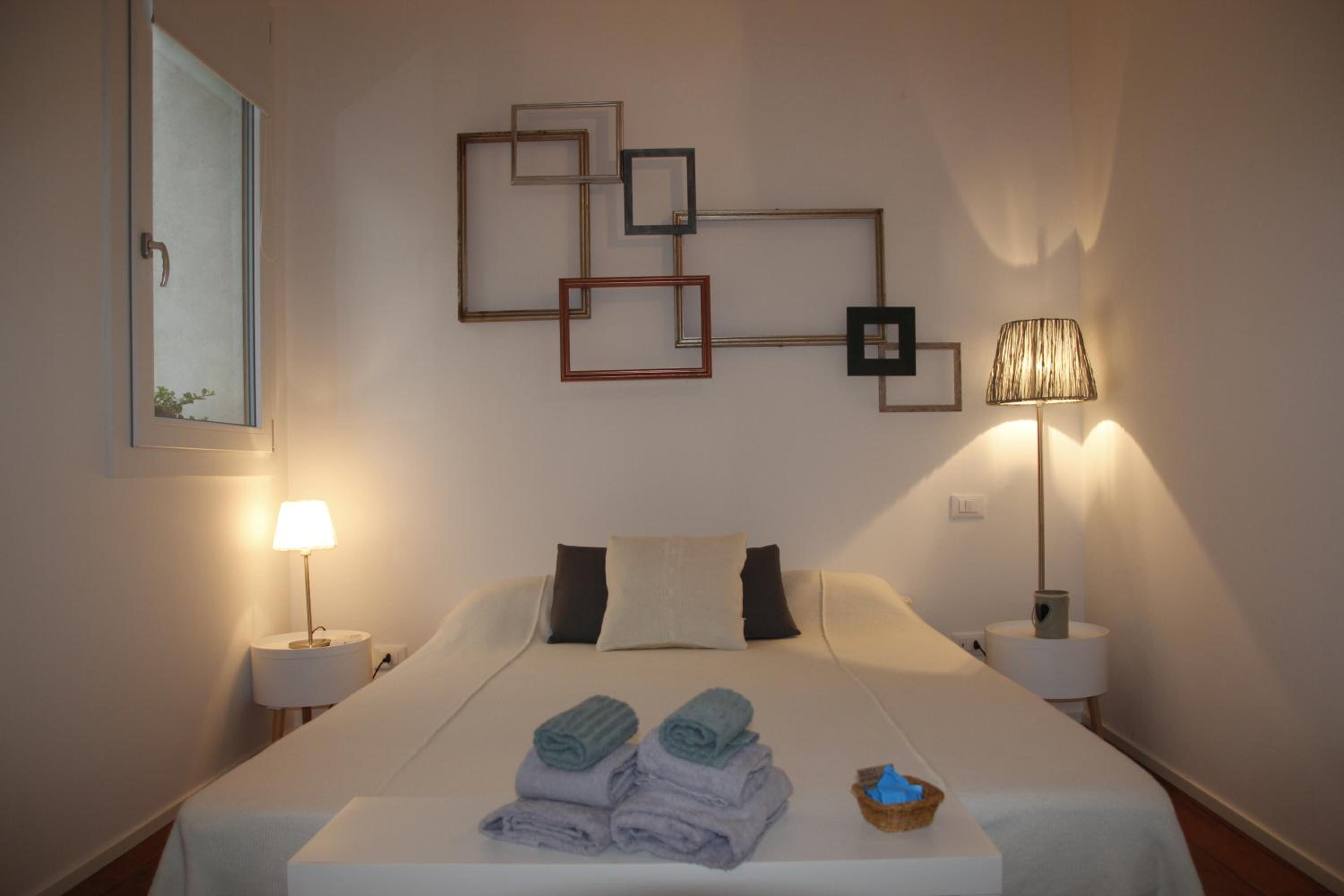Double Room with Private Bathroom photo 1