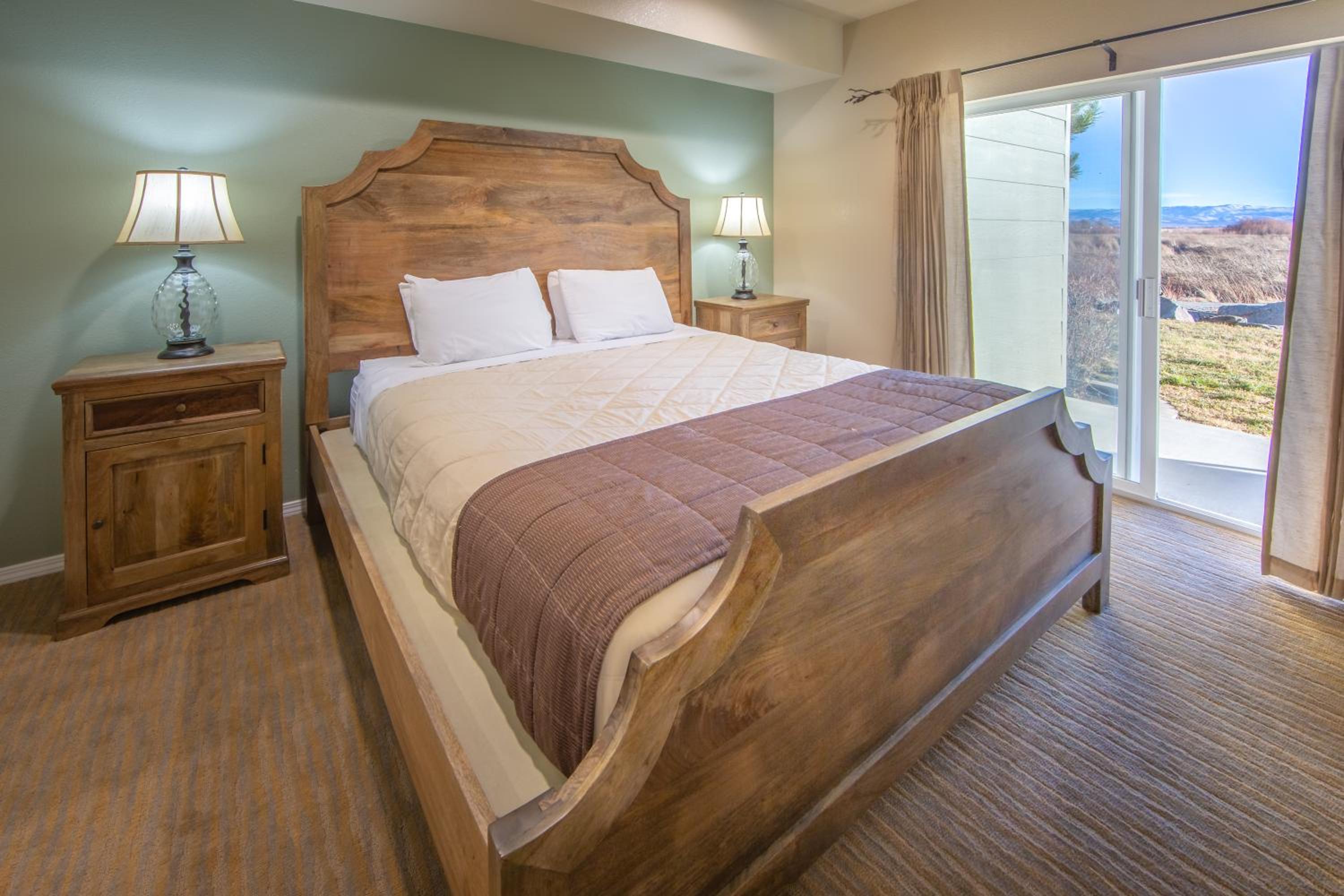 One-Bedroom Villa Lodge with Queen Bed - Photo 17