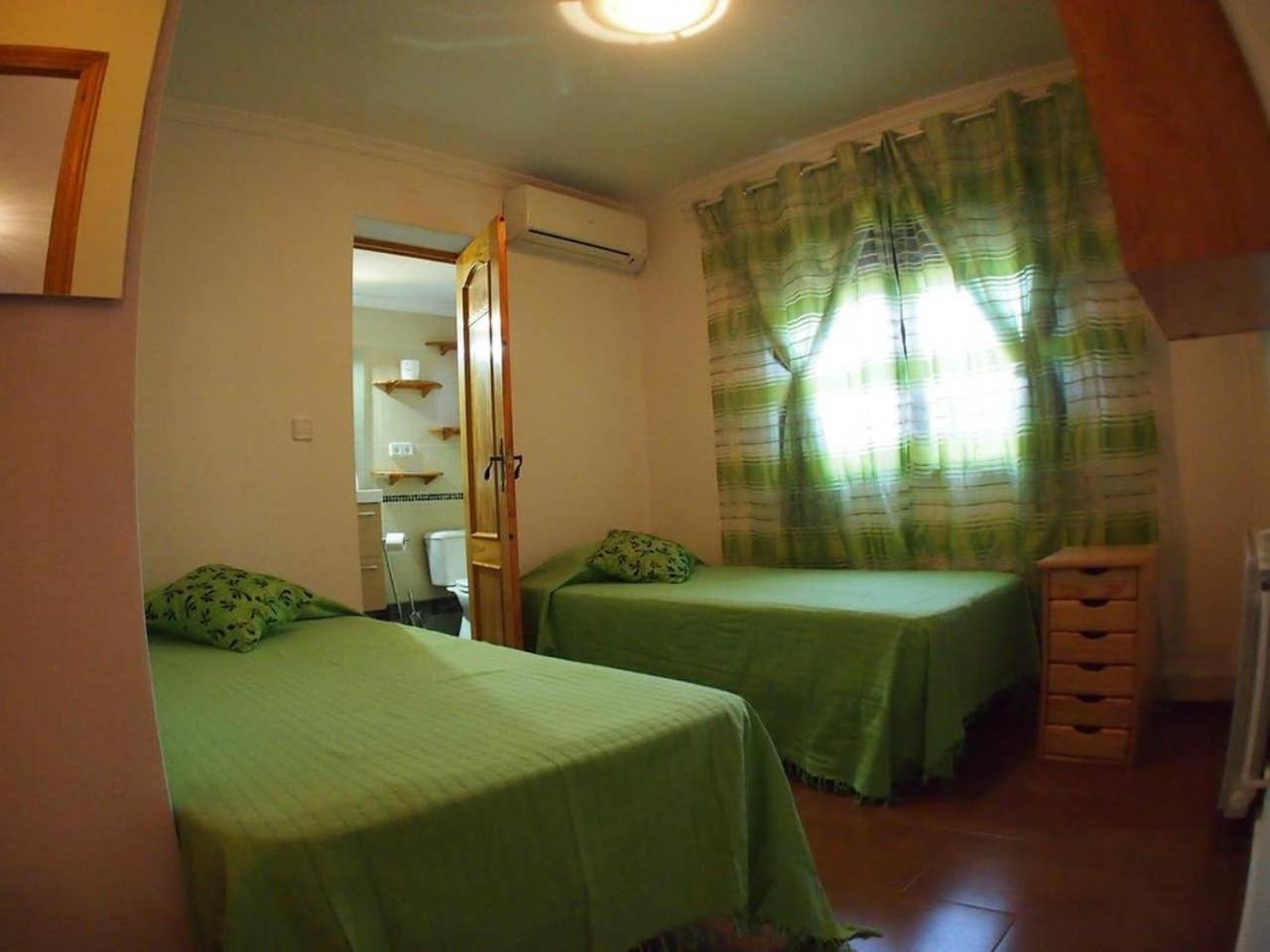 Villa de Tres Habitaciones