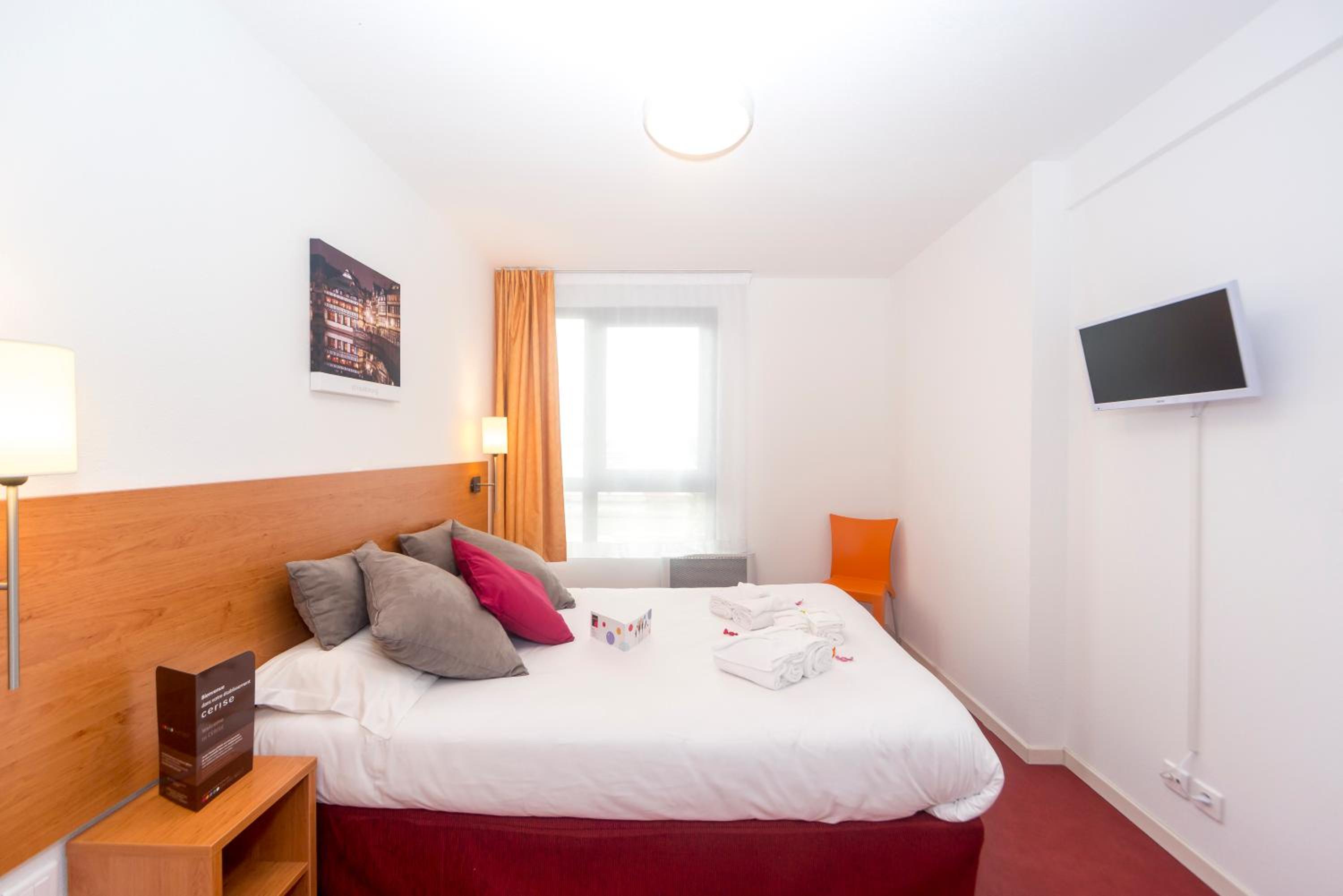 Apartment (4 Adults) - Photo 8