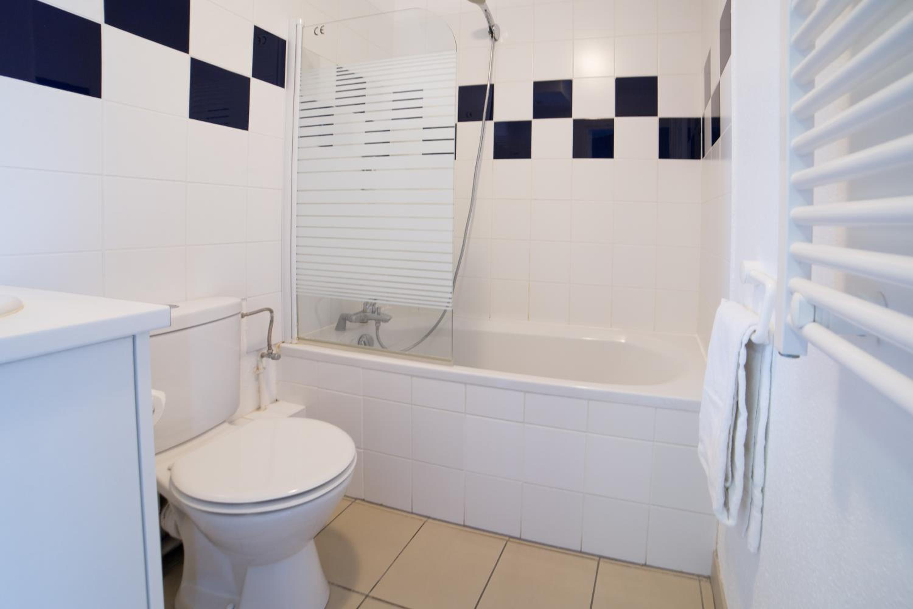 Apartment (4 Adults) - Photo 7