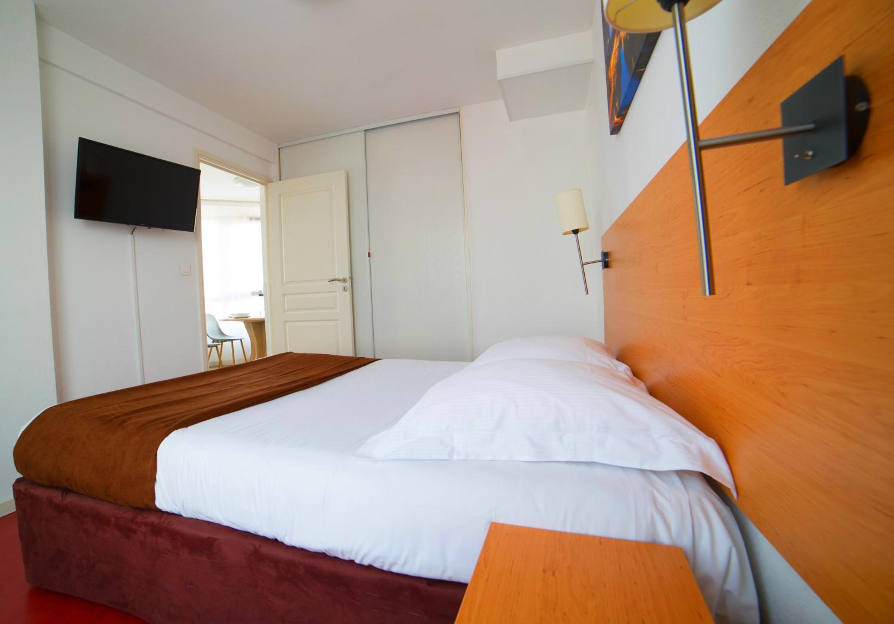 Apartment (4 Adults) - Photo 4