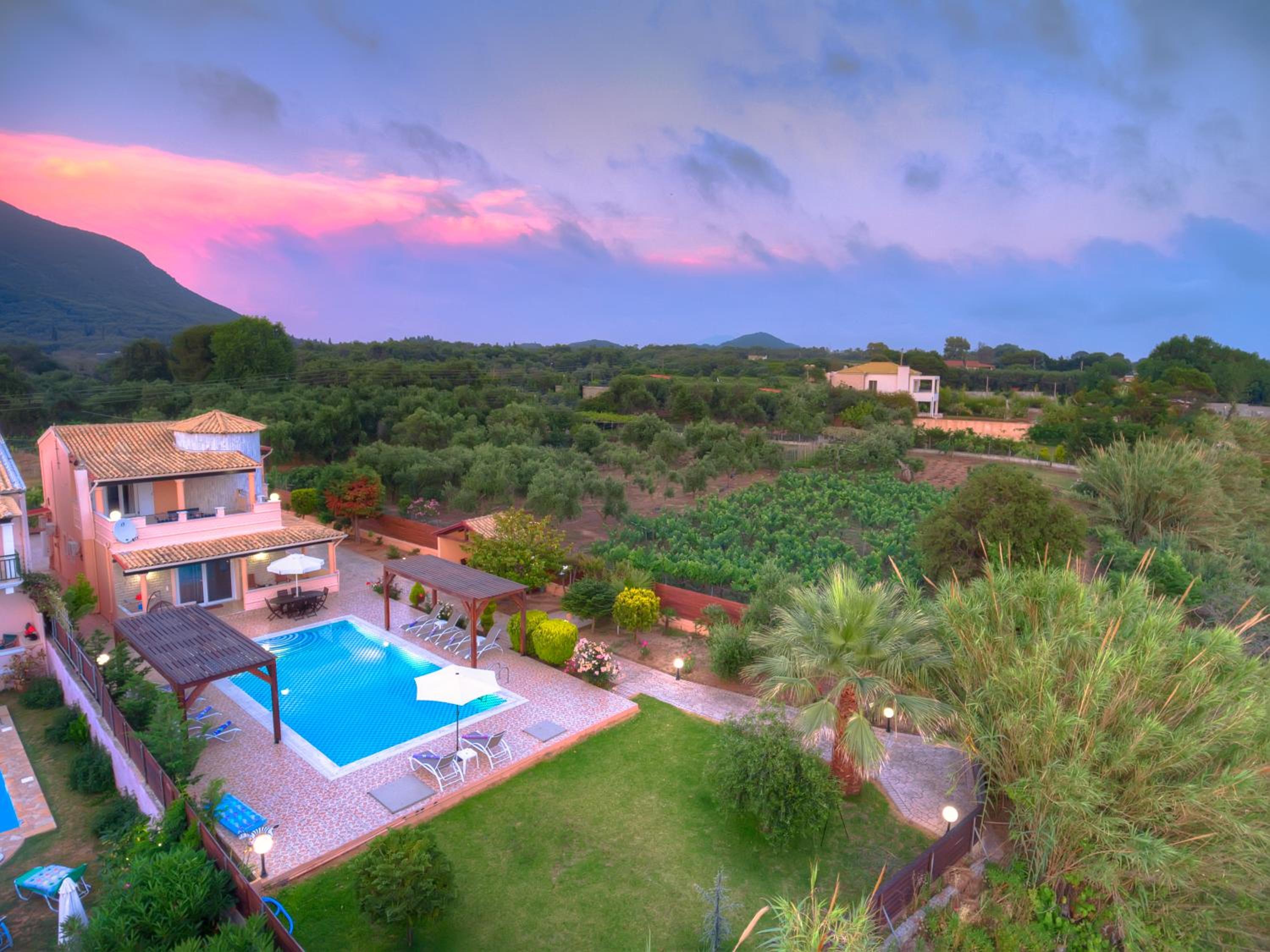 Standard Villa photo 2
