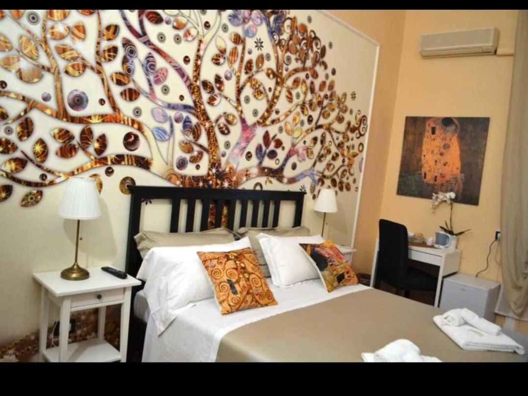 Standard Double Room with Shared Bathroom photo 1