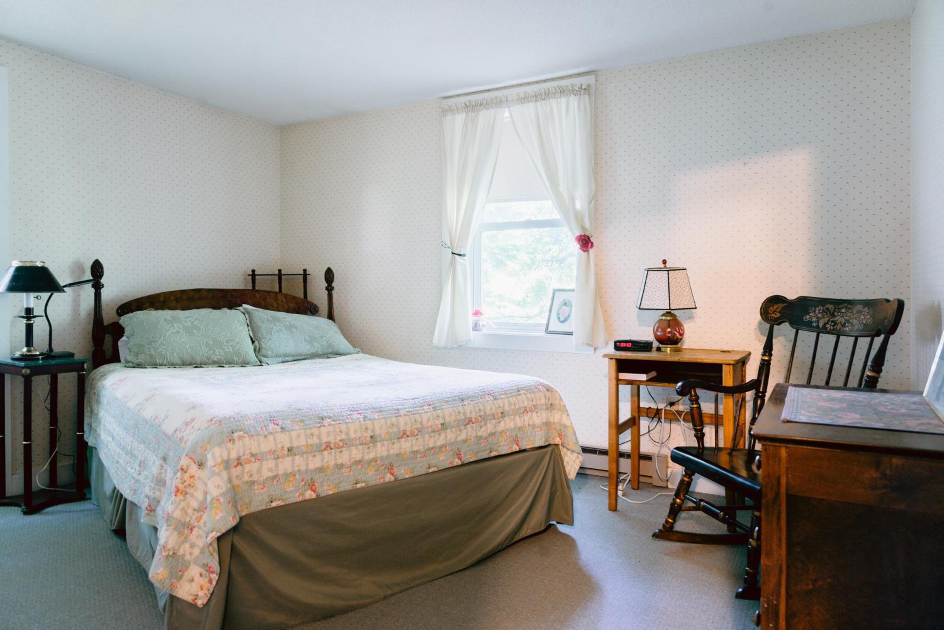 Standard Queen Room photo 1