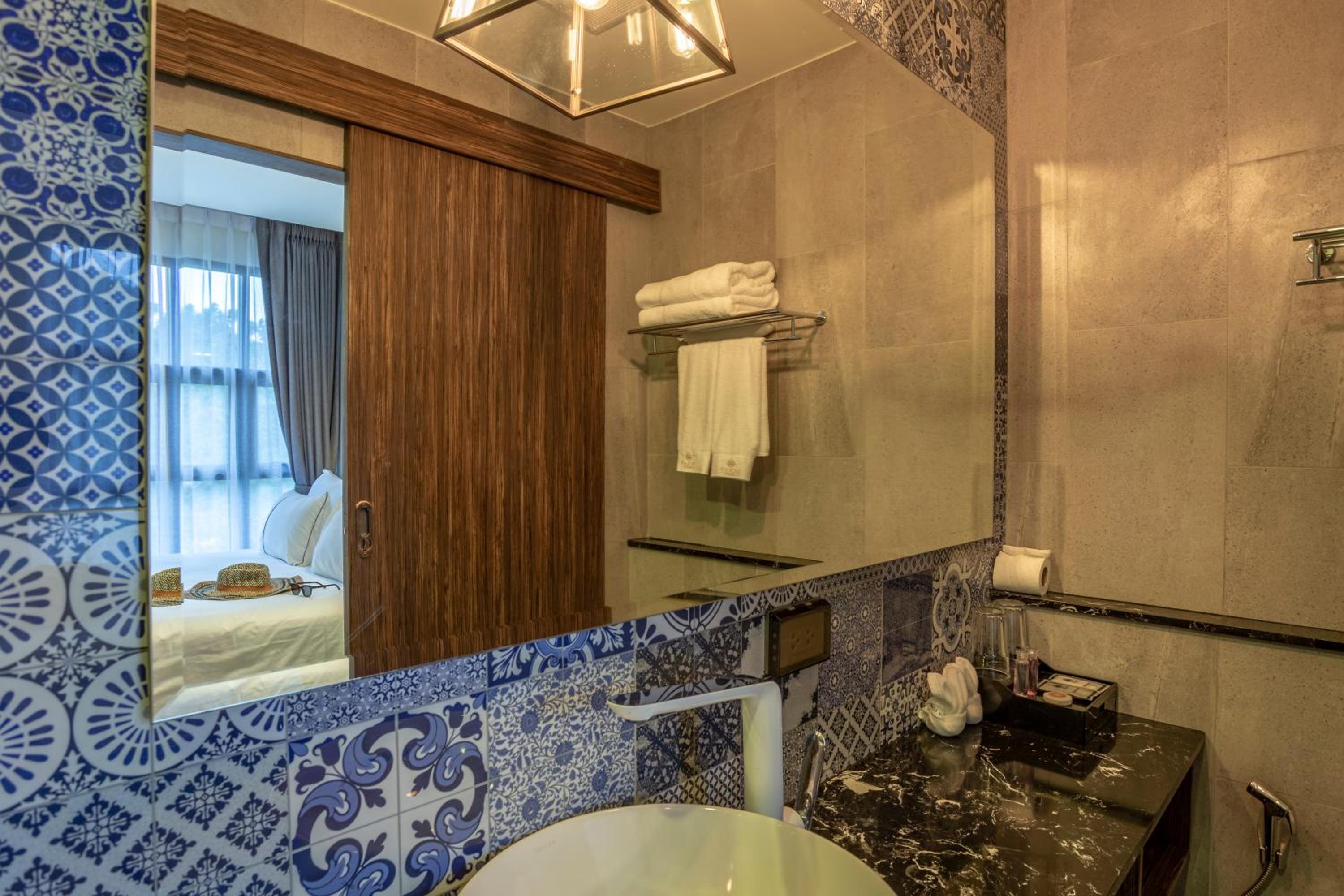 One-Bedroom Suite - Photo 18