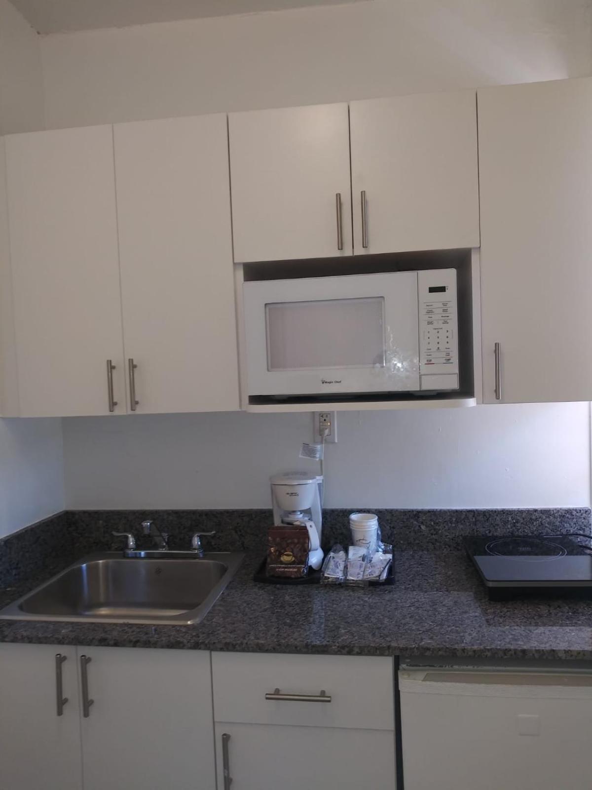 Studio One Bed - Free Parking - Photo 4