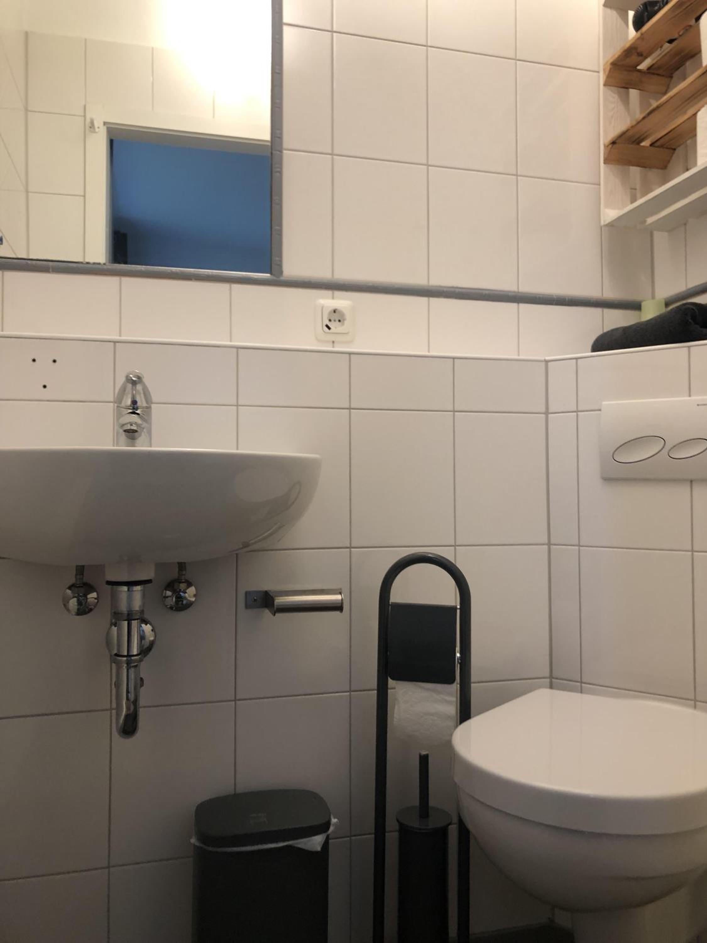 Budget Single Room - Photo 2