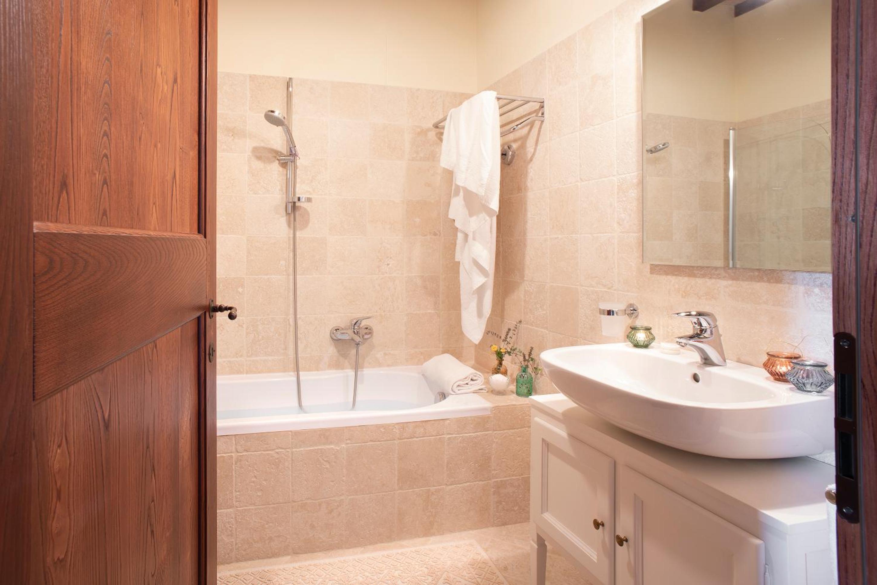 One-Bedroom Apartment (2 Adults) photo 2
