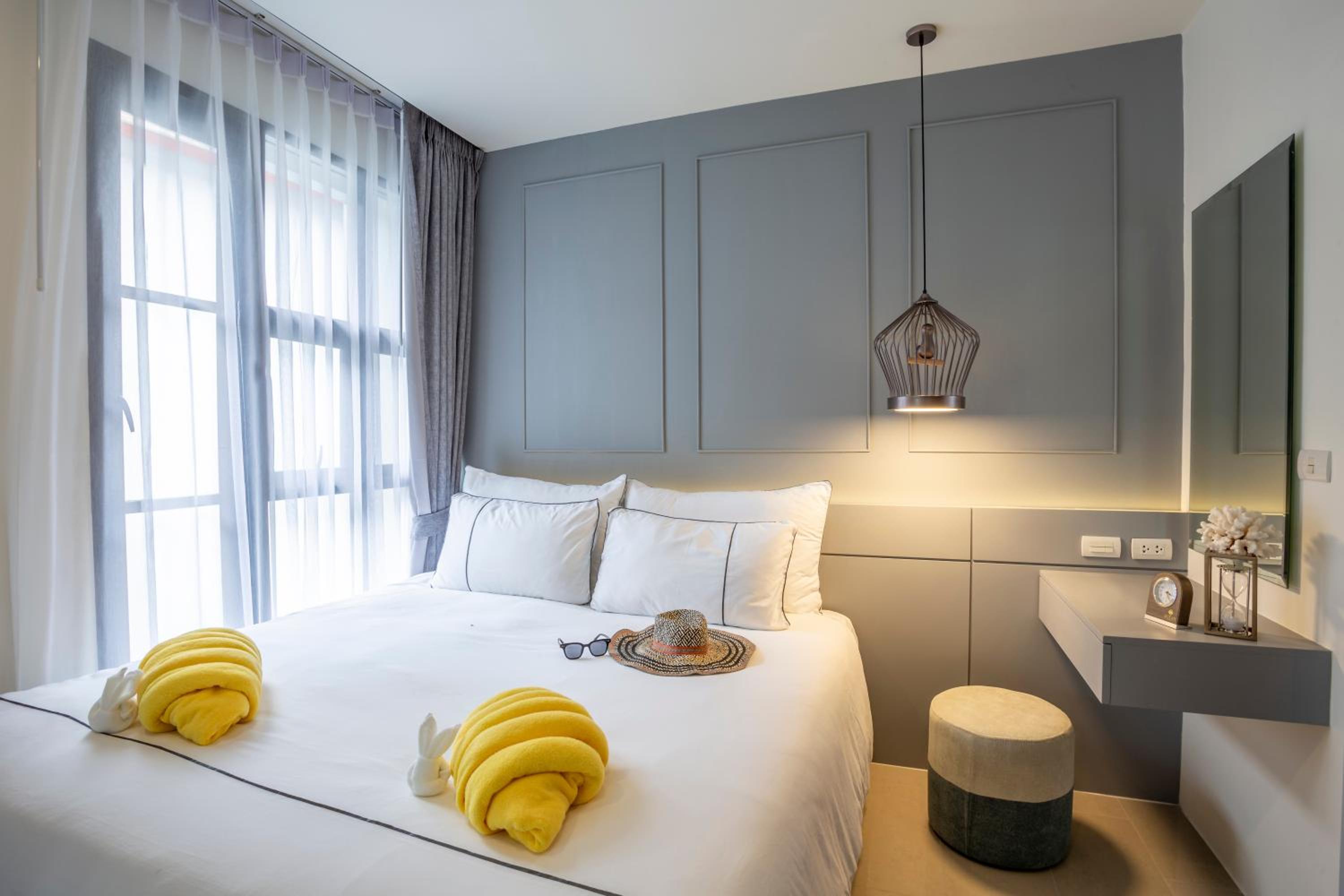 One-Bedroom Suite - Photo 2