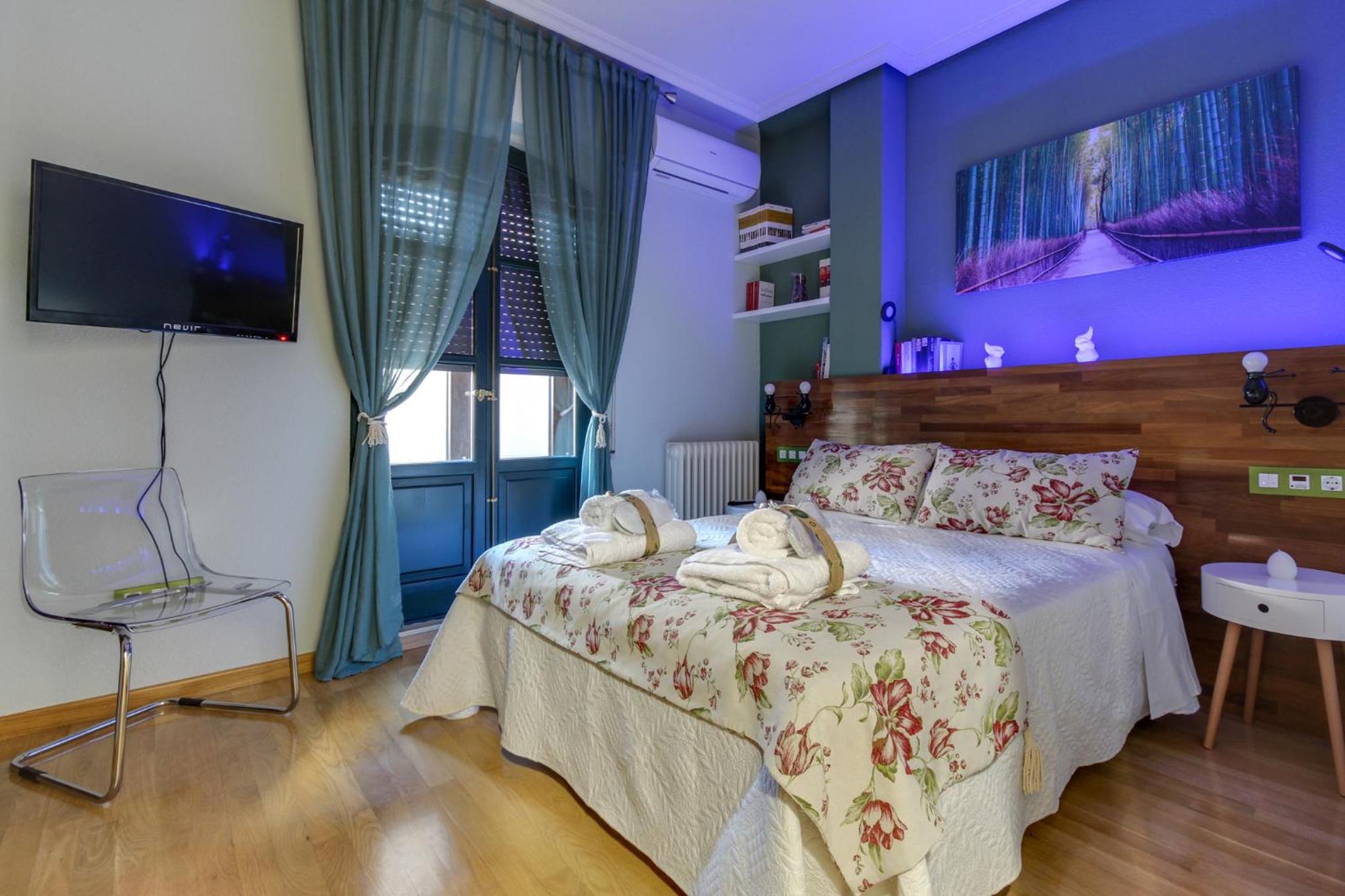 Two-Bedroom Apartment - Photo 24