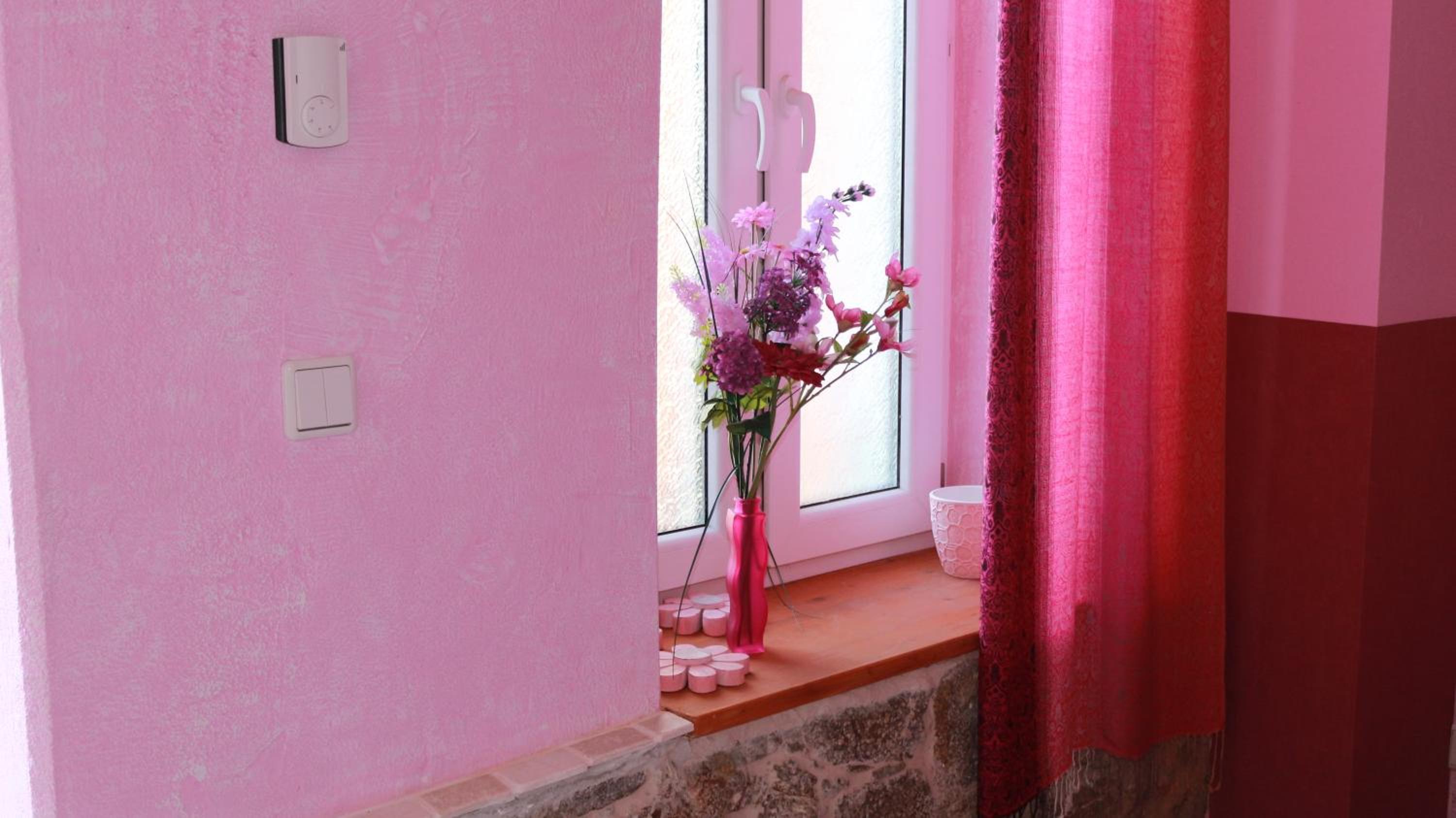 Double Room with Garden View - Photo 10